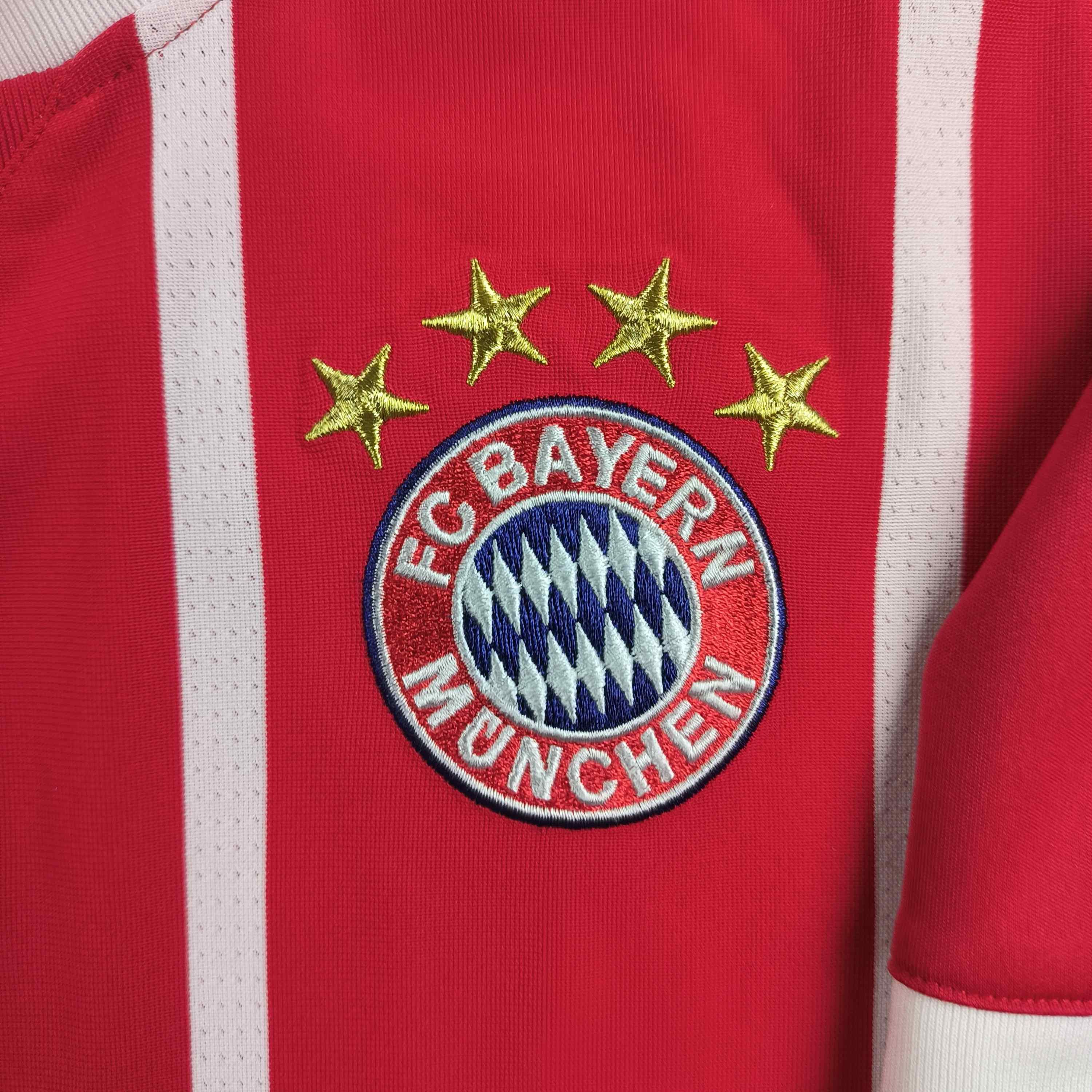 Bayern Munich 2017-18 Adidas home Vidal football jersey sz M Jerseys