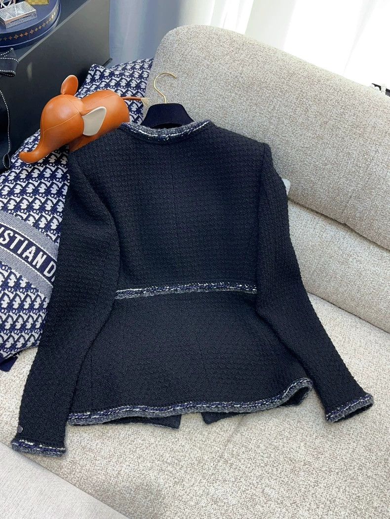 Chanel Chanel Metropolitan series black round-neck woven rolled-e Size XS / US 0-2 / IT 36-38 - 2 Thumbnail