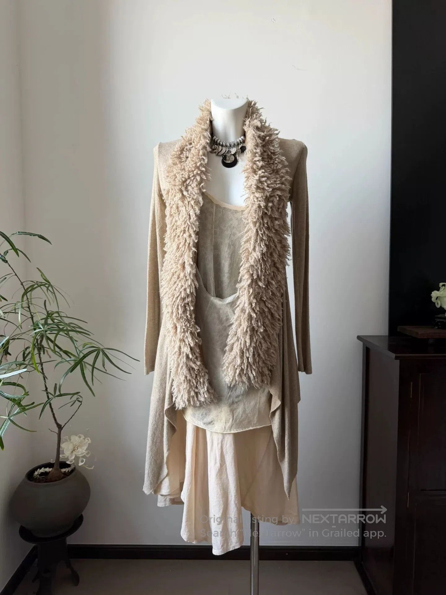 Other Vintage Wool Cardigan w/ Curly Fur Collar. Size M / US 6-8 / IT 42-44 - 1 Thumbnail