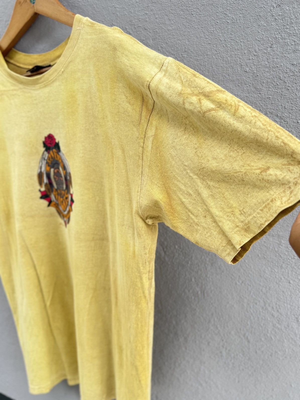 Arts & Science Vintage 90s Tribal Right American Leader Artwork Graphic Tee Size US XL / EU 56 / 4 - 6 Thumbnail