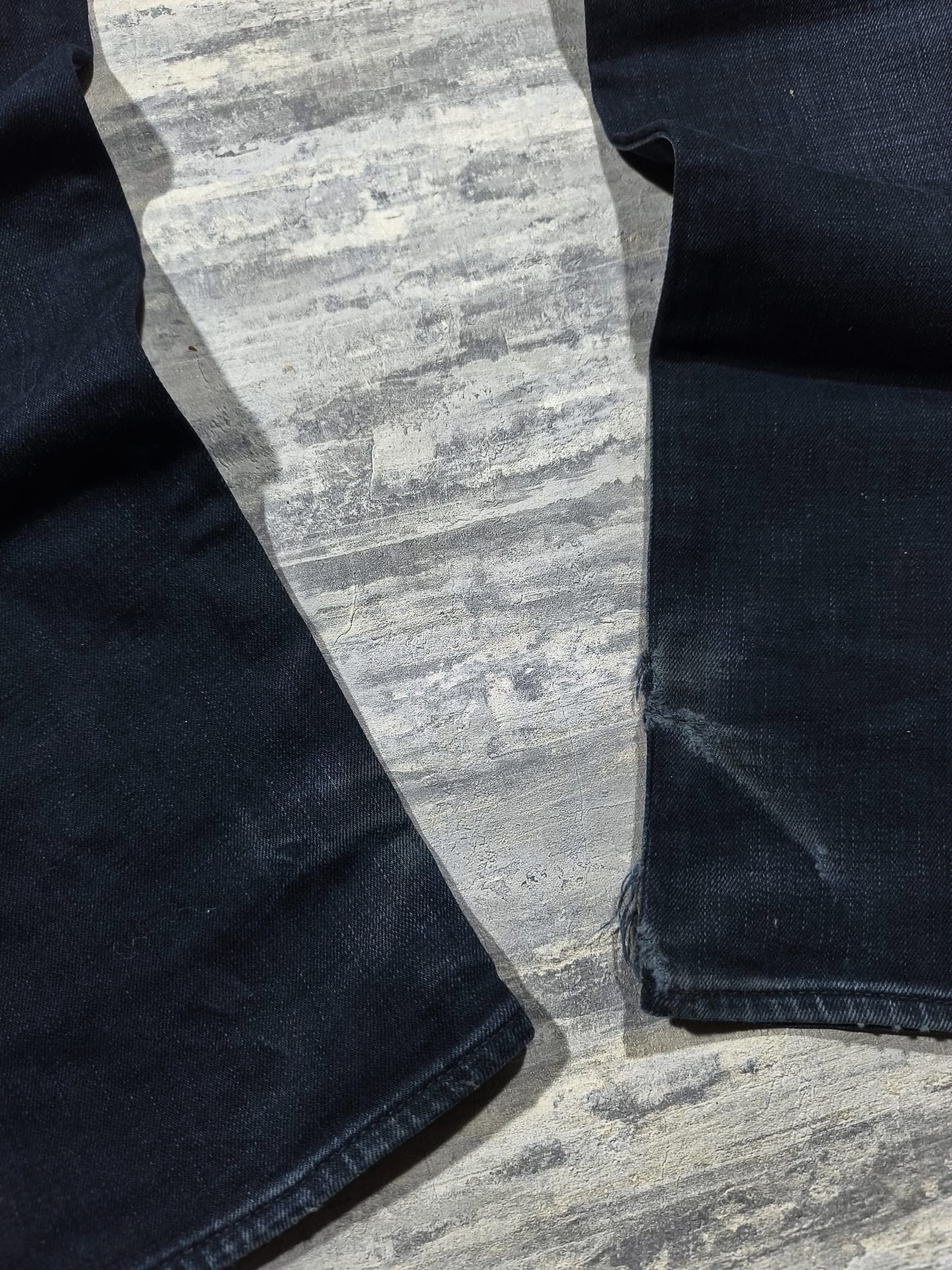 Paul Smith PAUL SMITH INDIGO FADED SLIM JEANS THE HELLP INDIE SLEAZE Size US 32 / EU 48 - 16 Thumbnail