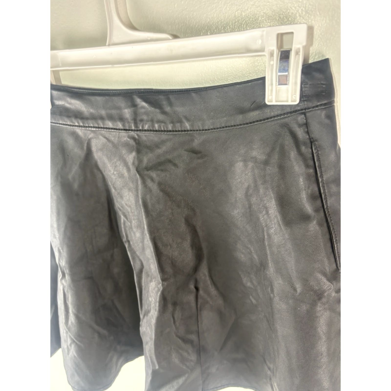 Abercrombie & Fitch Abercrombie & Fitch Black Faux Leather A-Line Mini Skirt Womens Size S Size 28" / US 6 / IT 42 - 4 Thumbnail