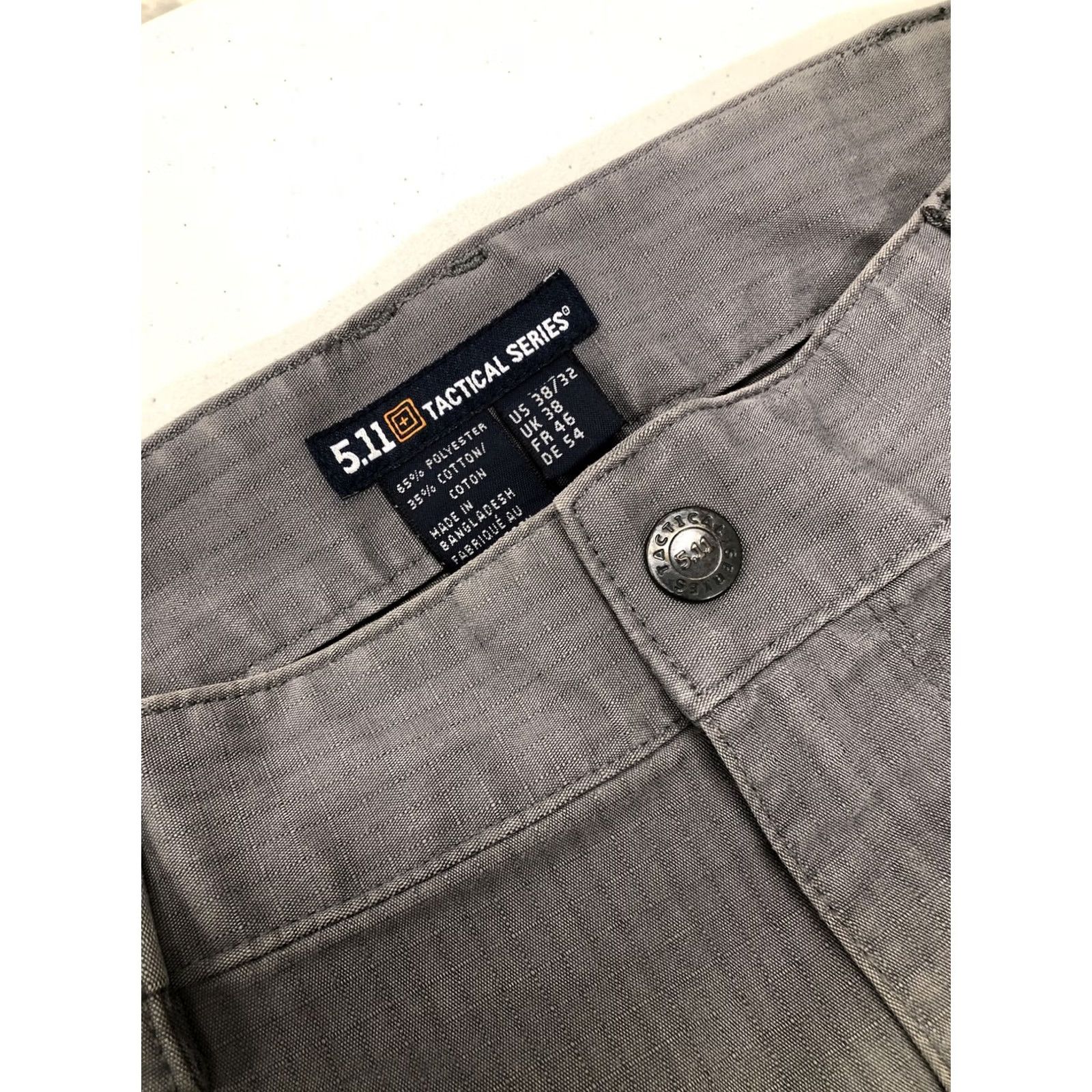 Vintage 5.11 Tactical Series Men 36 x 31 Gray Stripe Cargo Carry Pants Shirt Size US 36 / EU 52 - 2 Thumbnail