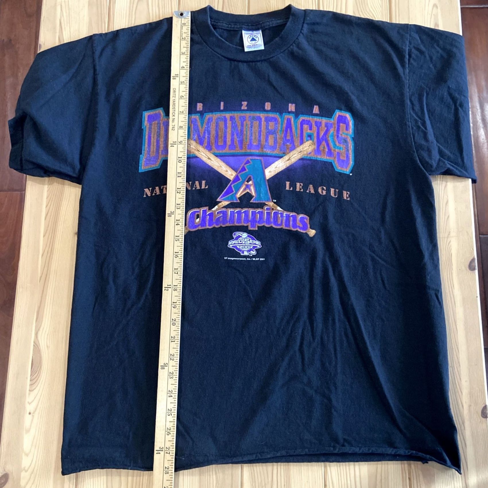 Delta VINTAGE Delta Arizona Diamondbacks 2001 World Series MLB T-Shirt Sz L Purple Cotton Crew Neck Short Sleeve Mens Baseball Retro MLB Shirt Size US L / EU 52-54 / 3 - 4 Thumbnail