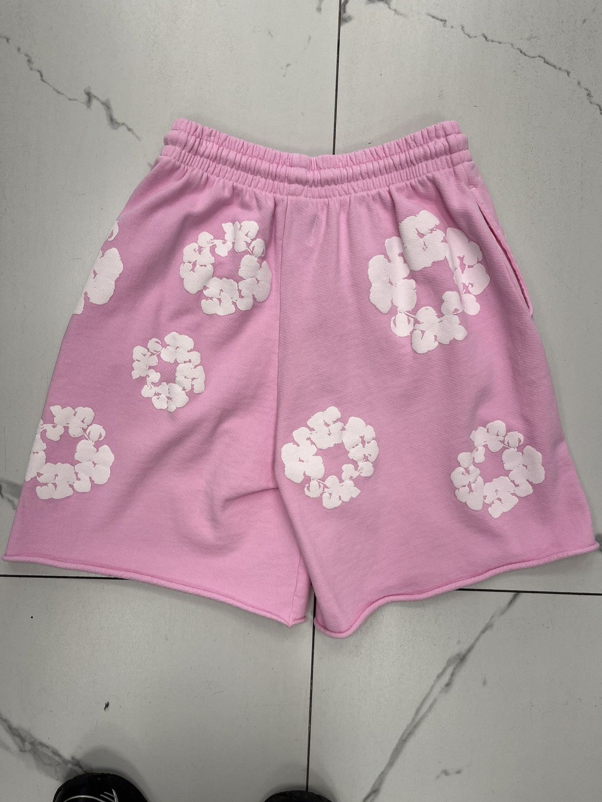 DENIM TEARS Denim Tears The Cotton Wreath Sweatshorts "Powder Pink" Size US 26 / EU 42 - 2 Thumbnail