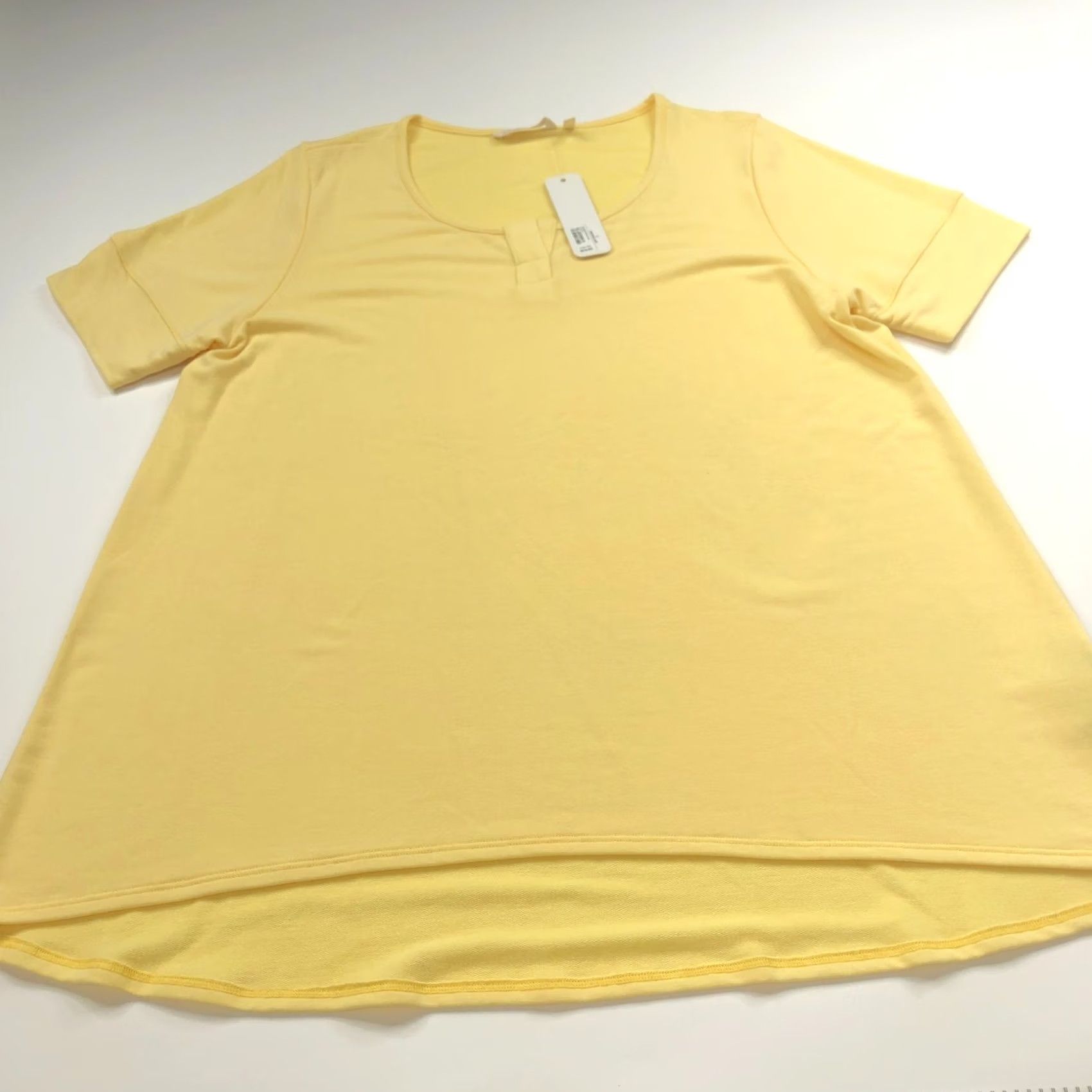 Soft Surroundings Soft Surroundings Portia Top Pullover 1X Yellow Yellow Solid 3/4 Sleeve Round Neck Blouse Womens Plus Casual, Travel 9.25 Size XL / US 12-14 / IT 48-50 - 4 Thumbnail
