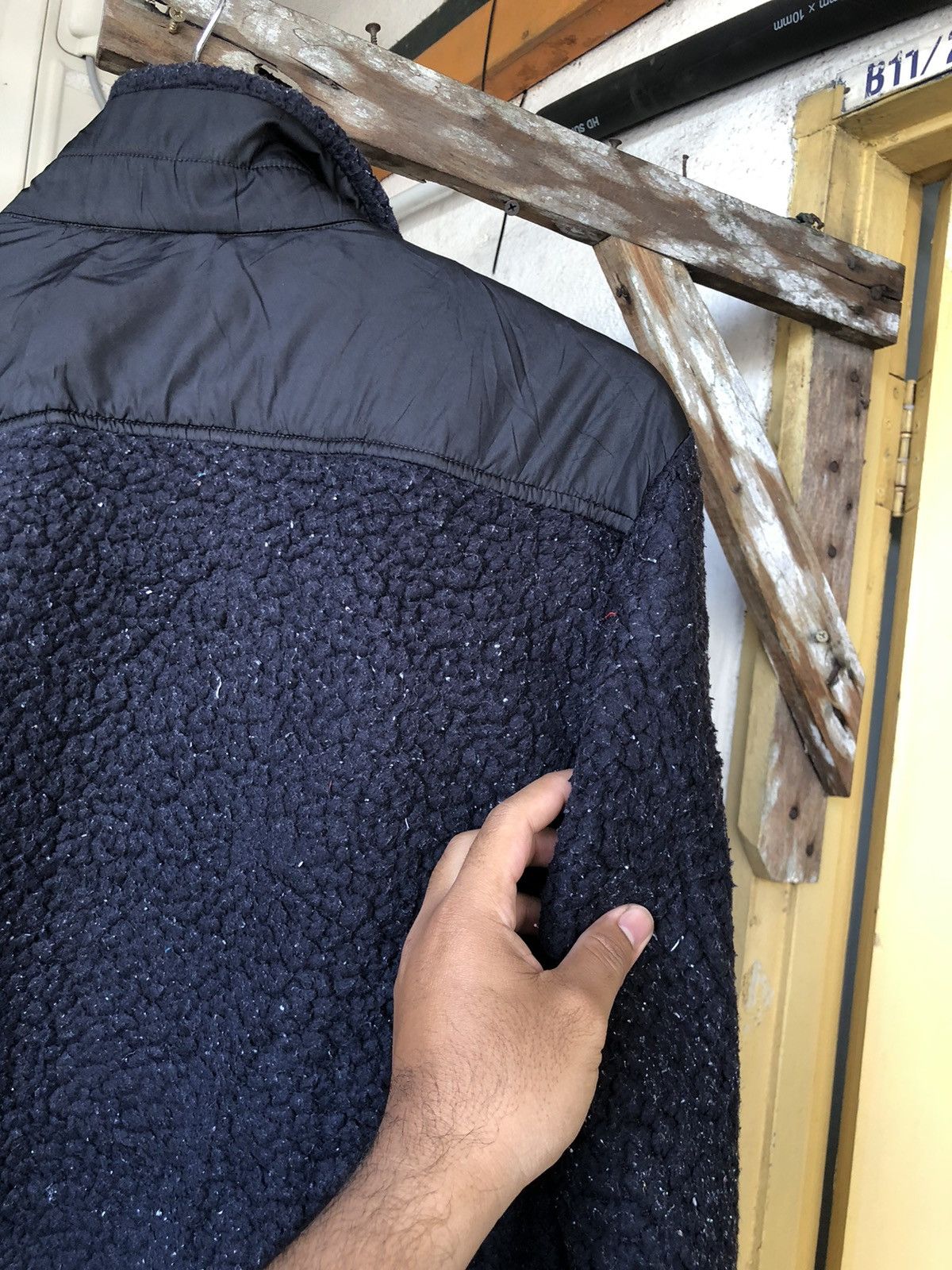 Undercover Nice❗️Undercover x Uniqlo Distressed Sherpa Jacket Size US M / EU 48-50 / 2 - 15 Thumbnail