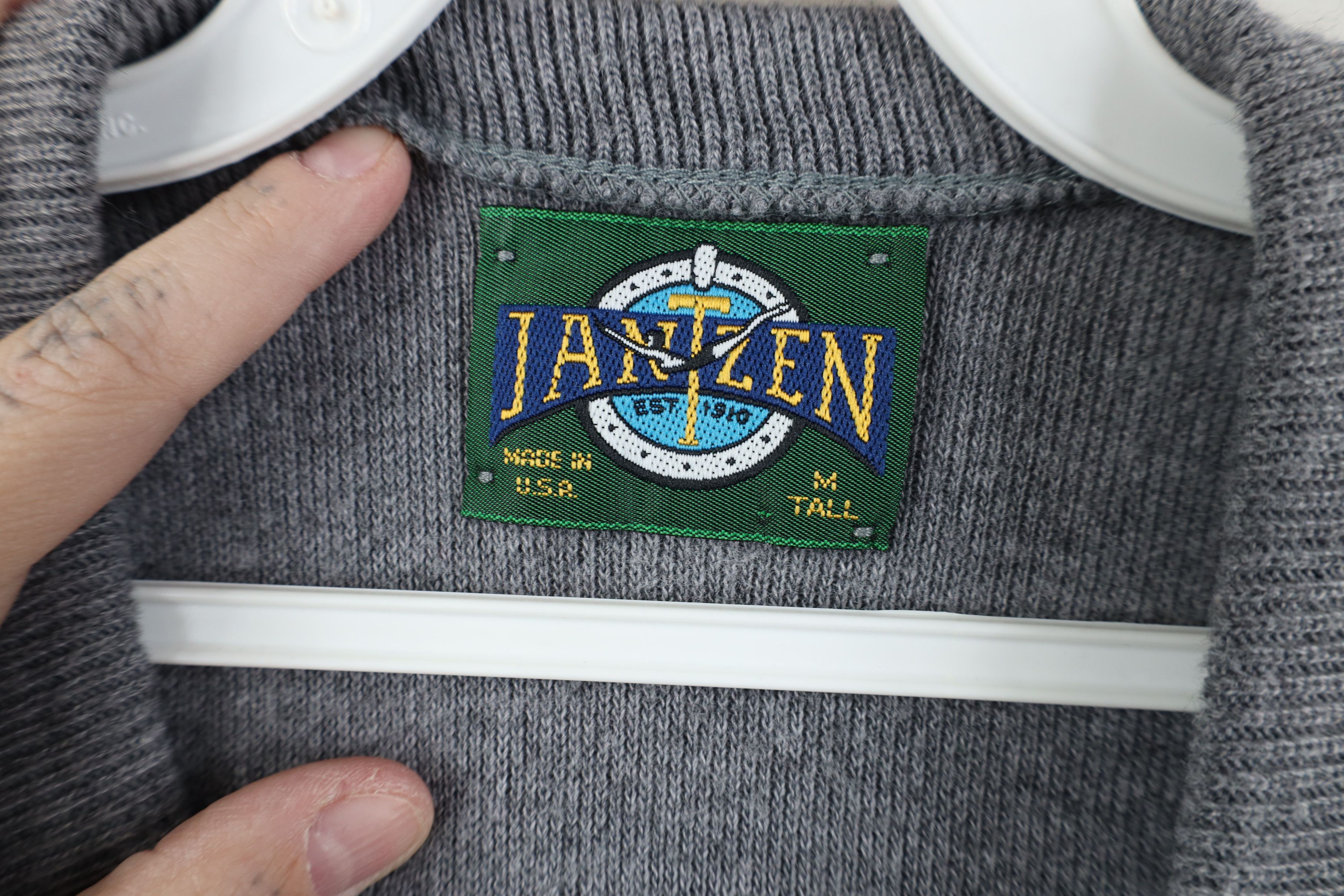 Vintage Vintage 70s Streetwear Knit V-Neck Sweater Vest Gray USA Size US M / EU 48-50 / 2 - 4 Thumbnail
