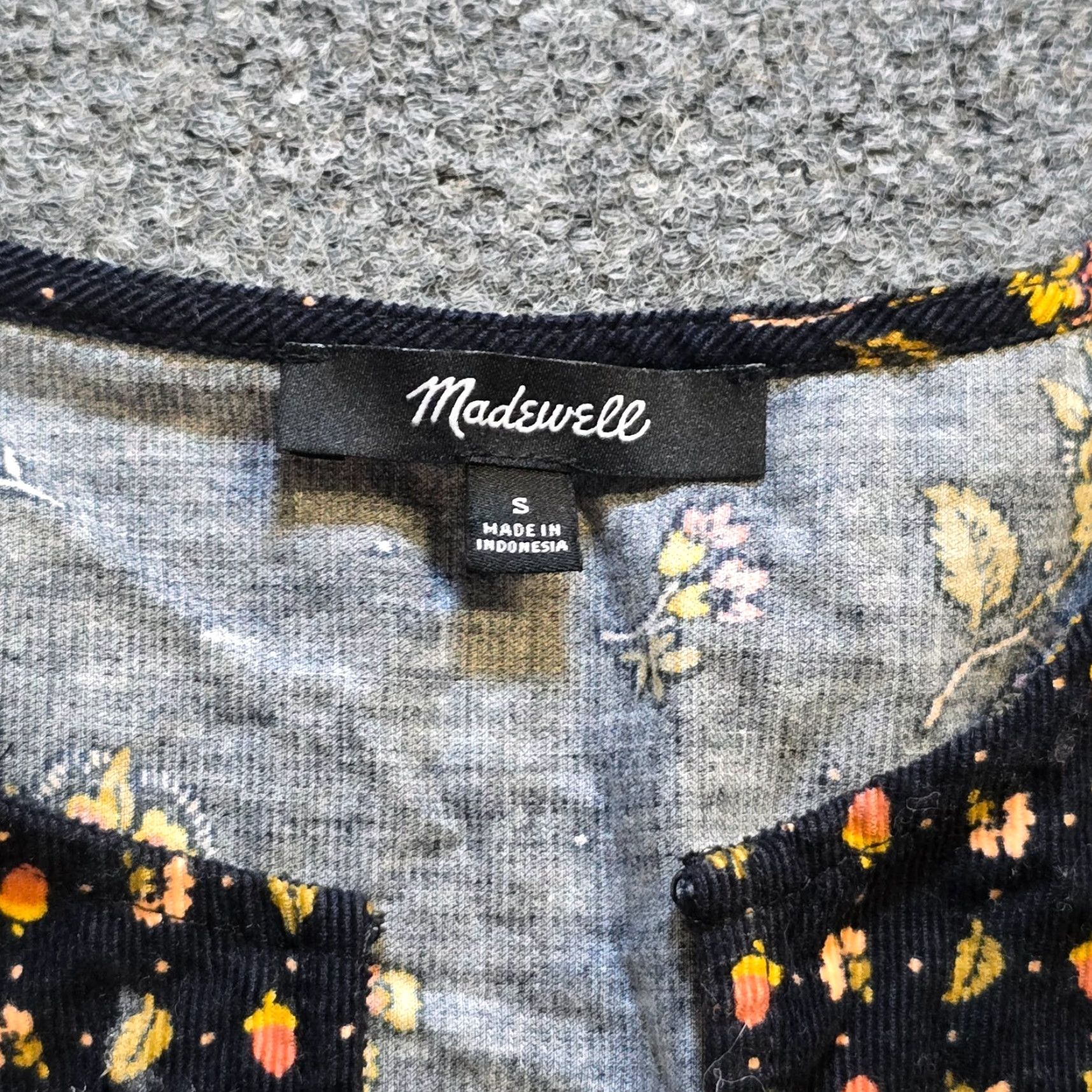 Madewell Madewell Top Women Small Black Floral Corduroy Peplum Short Sleeve Casual Blouse Size S / US 4 / IT 40 - 3 Thumbnail