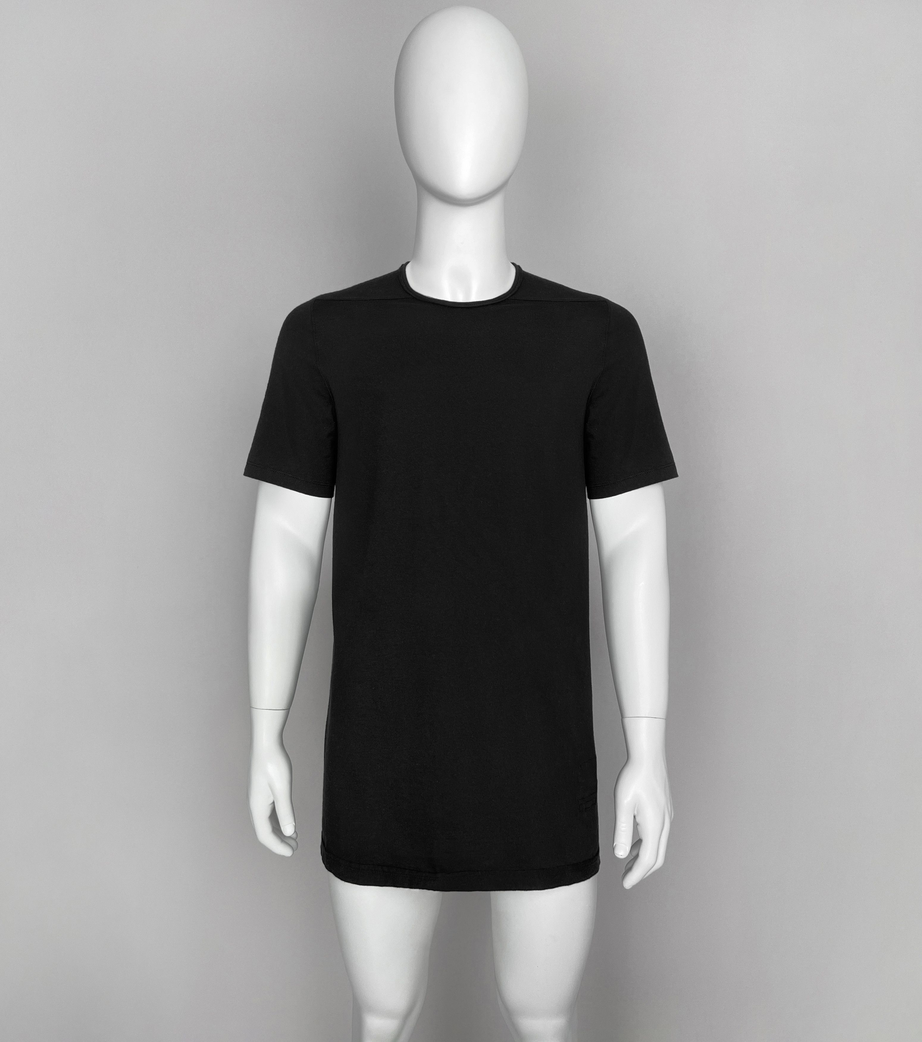 Tシャツ・カットソー RICK OWENS Men T-shirt Black RU02E1232 JR09 Rick Owens RICK OWENS Men T-Shirts RU02E1232 JA 09 BLACK