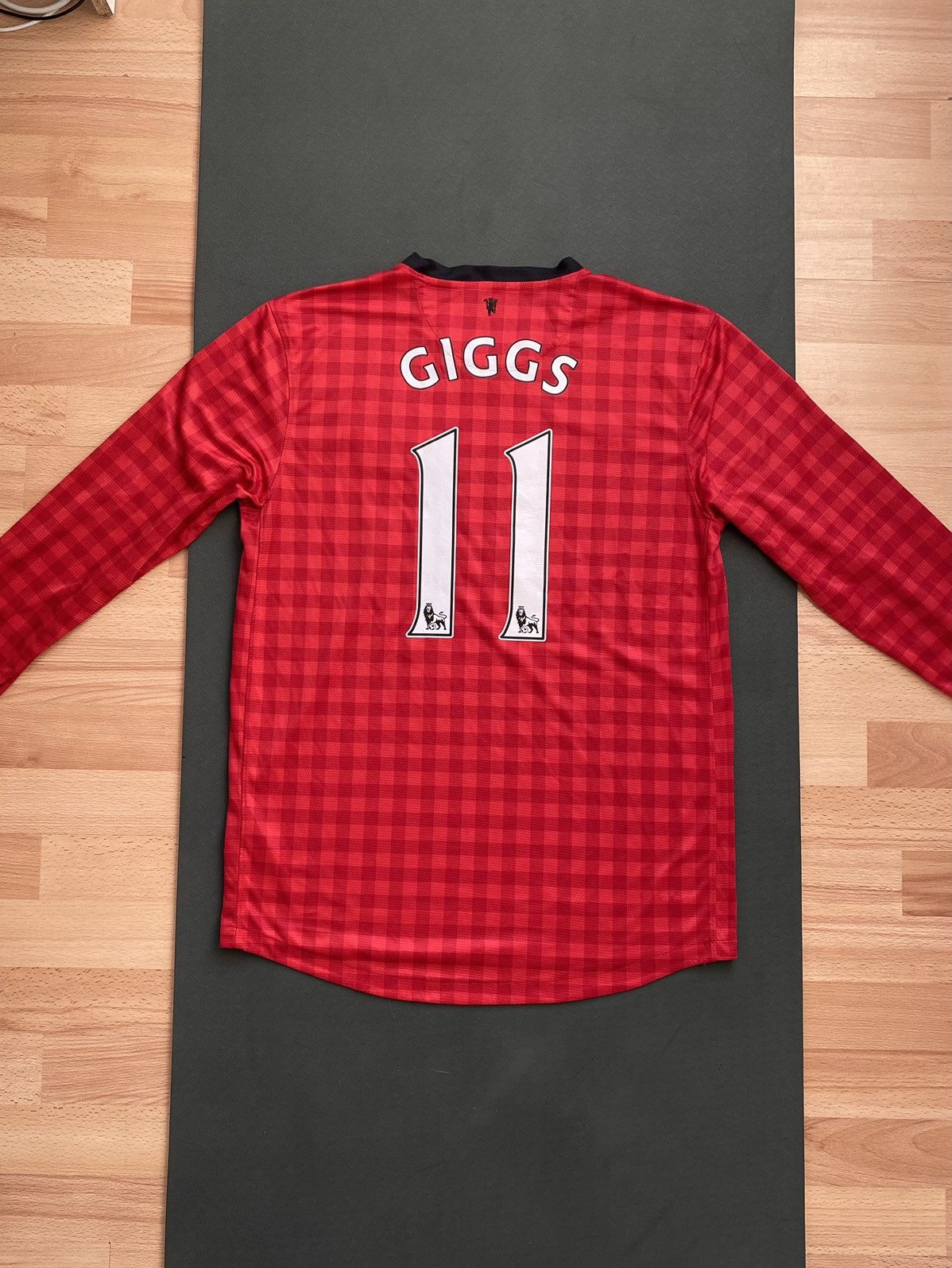 Nike Manchester United 2012-2013 Home Long Sleeve Shirt #11 Giggs Size US M / EU 48-50 / 2 - 5 Thumbnail