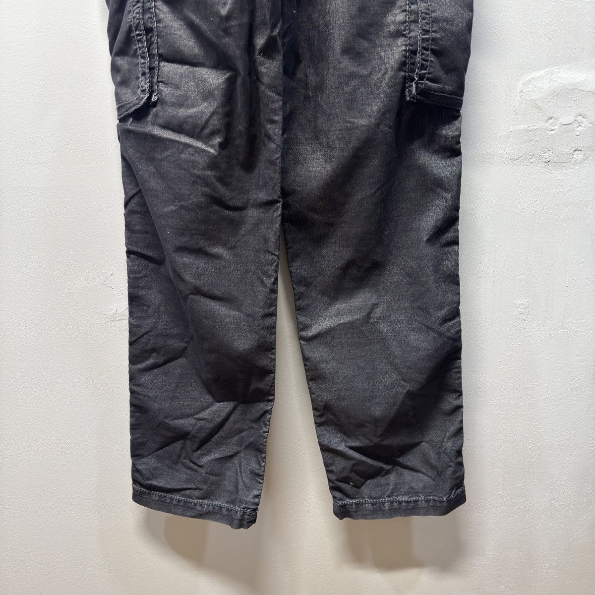 True Religion True Religion Black Cargo Pants Size US 33 - 8 Thumbnail