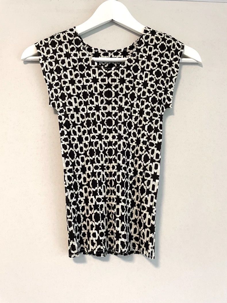 Issey Miyake Issey Miyake size:3 Black and white star snowflake short-s Size M / US 6-8 / IT 42-44 - 6 Thumbnail