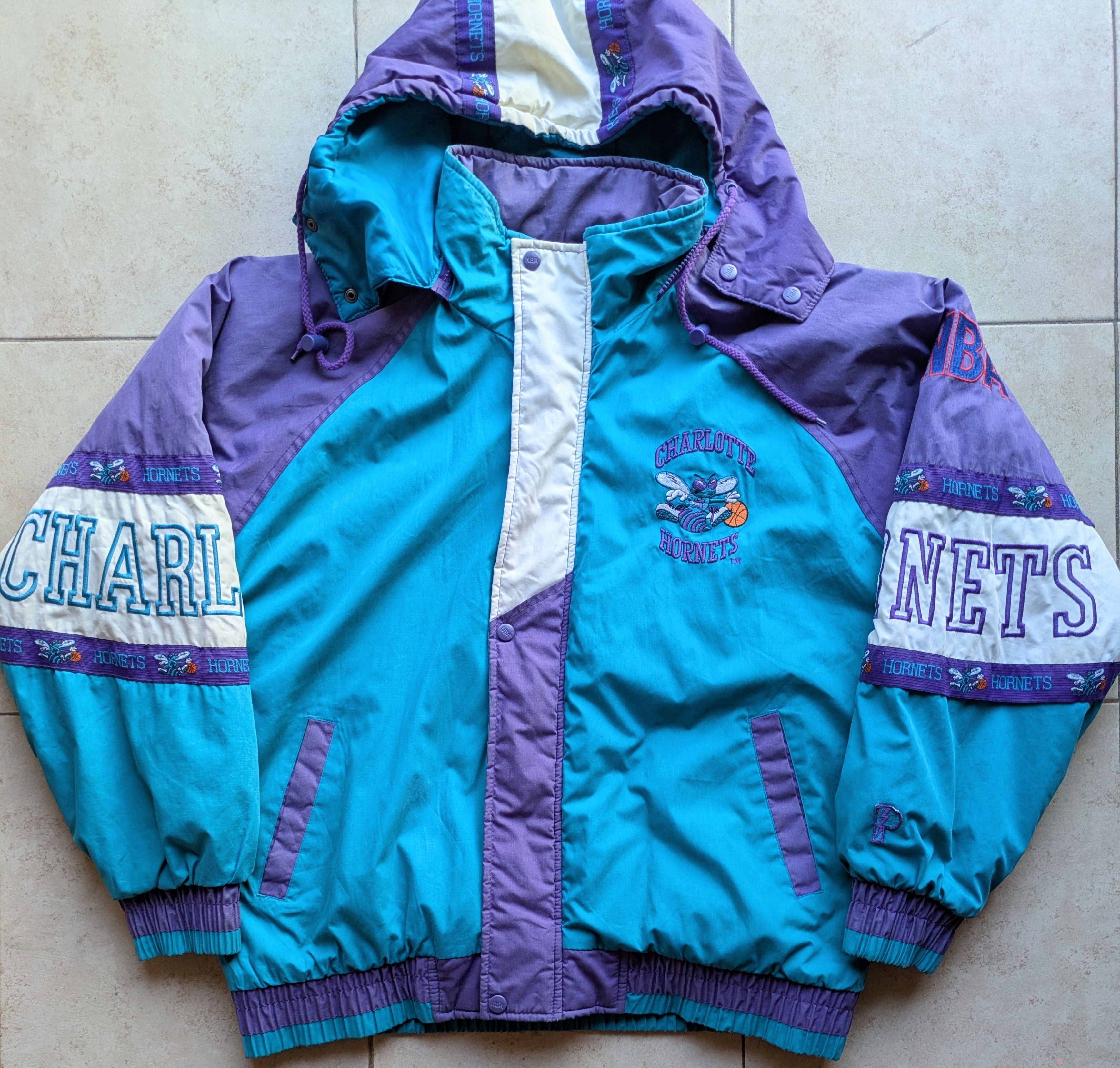 Starter Charlotte Hornets 90s PROPLAYER puffer M teal NBA vtg Size US M / EU 48-50 / 2 - 2 Thumbnail