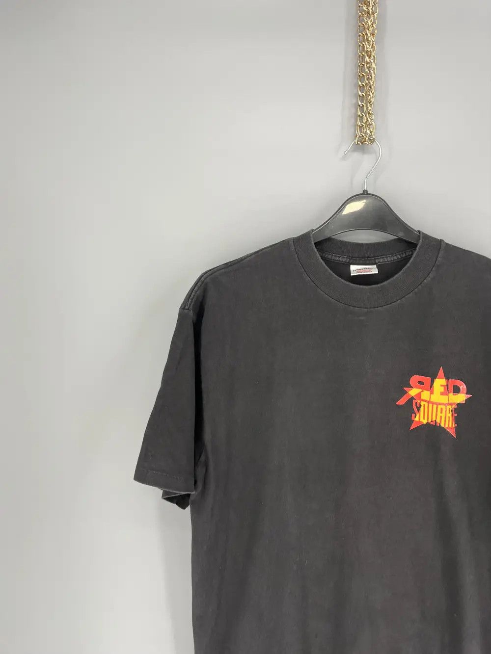 Disney Vintage 90s red square Mickey Mouse Thrashed T-Shirt Size US XL / EU 56 / 4 - 5 Thumbnail