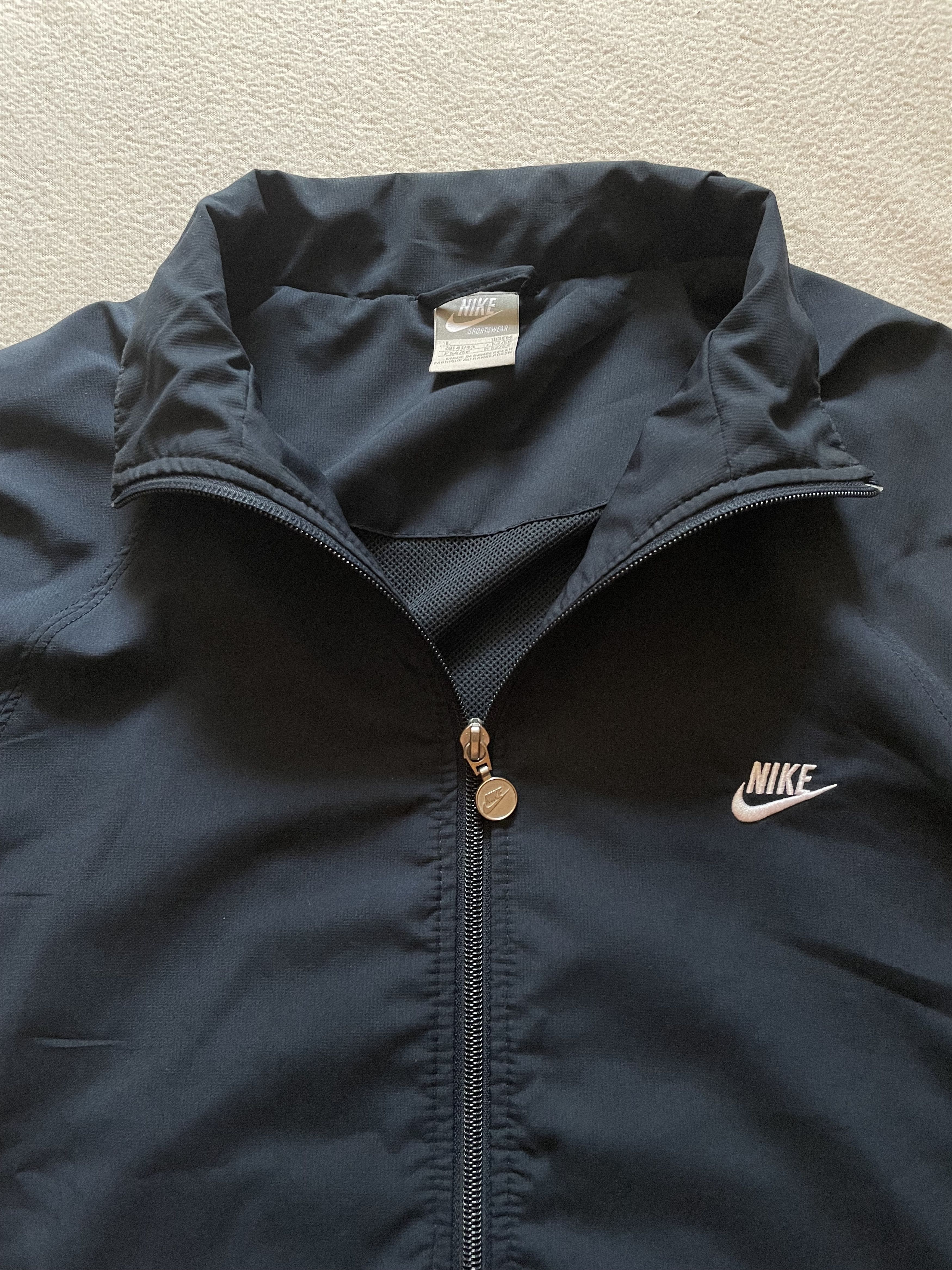 Nike Vintage 00s Nike Light Jacket/Windbreaker Mini Logo Boxy Fit Size US L / EU 52-54 / 3 - 5 Thumbnail