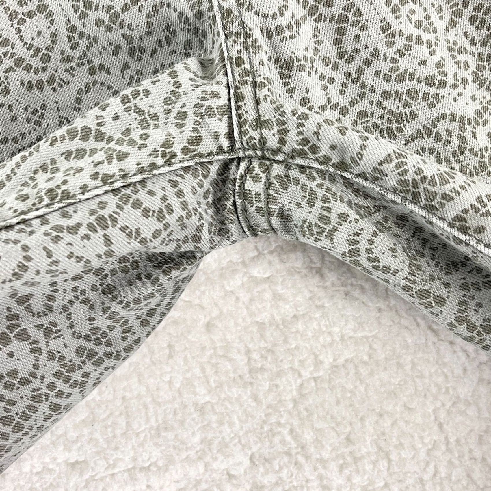 Free People Free People Jeans Skinny Gray Denim Lace Print Ankle-Zip 26 Womens Regular Rise 26 Inseam 5-Pocket Bohemian Festival Size 26" / US 2 / IT 38 - 7 Thumbnail