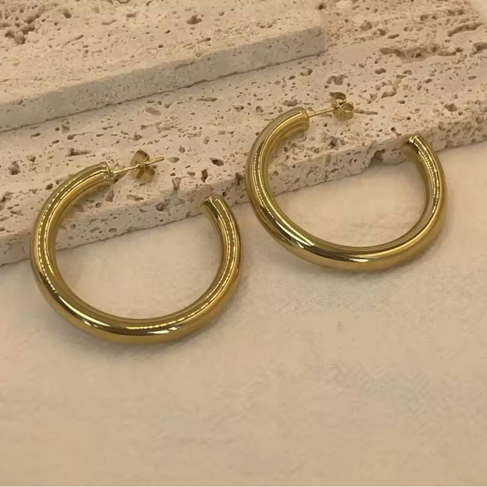 Other Gold Hoop Earrings Size ONE SIZE - 2 Thumbnail