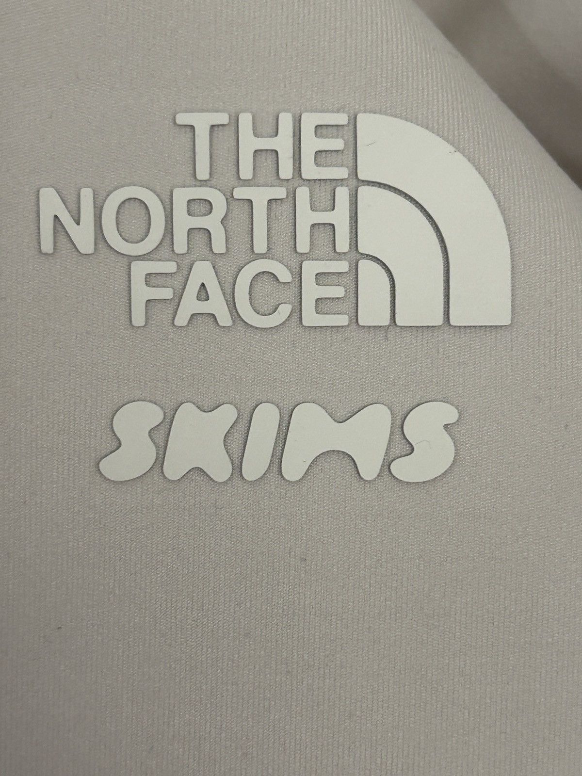 SKIMS SKIMS x The North Face Refina Legging Large Bone NWT Size 32" / US 10 / IT 46 - 4 Thumbnail