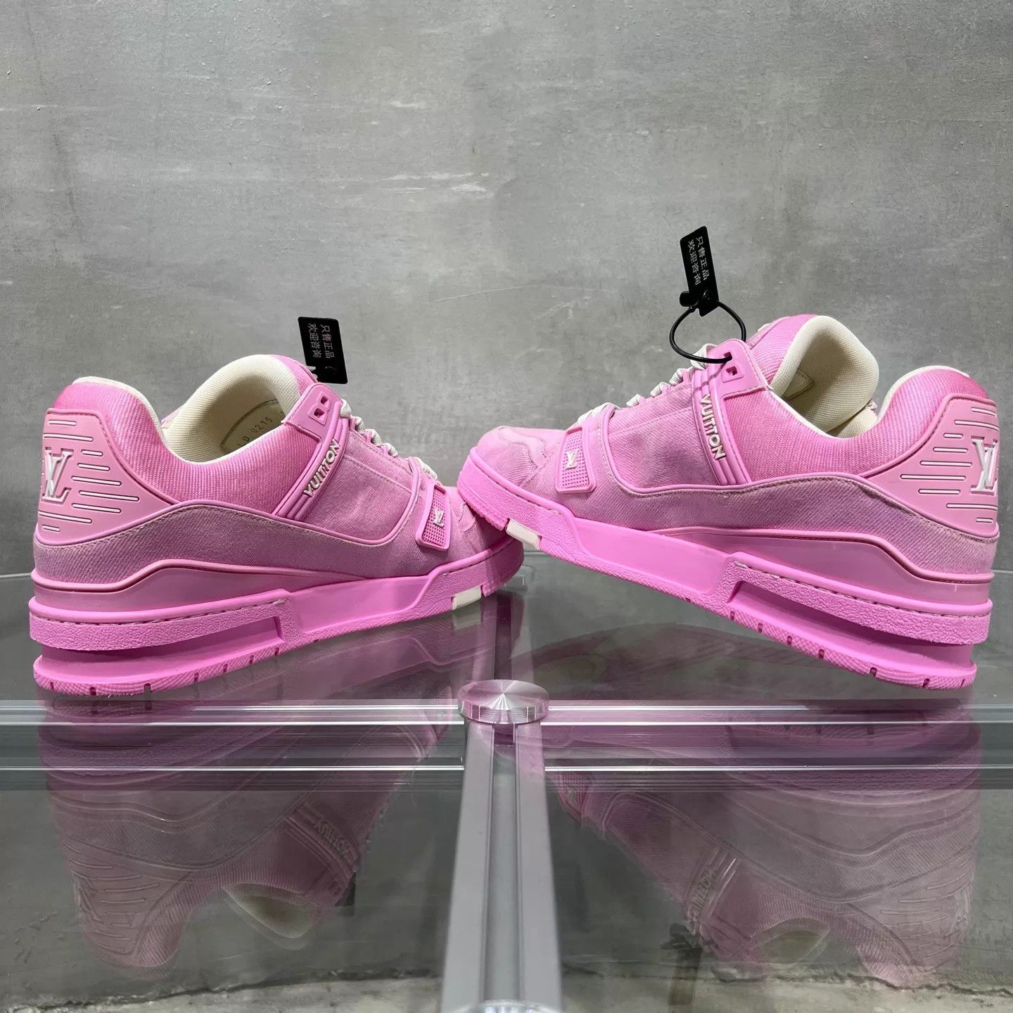 Louis Vuitton Louis Vuitton LV Trainer Pink Denim UK9 (43) DY13921 Size US 10 / EU 43 - 5 Thumbnail