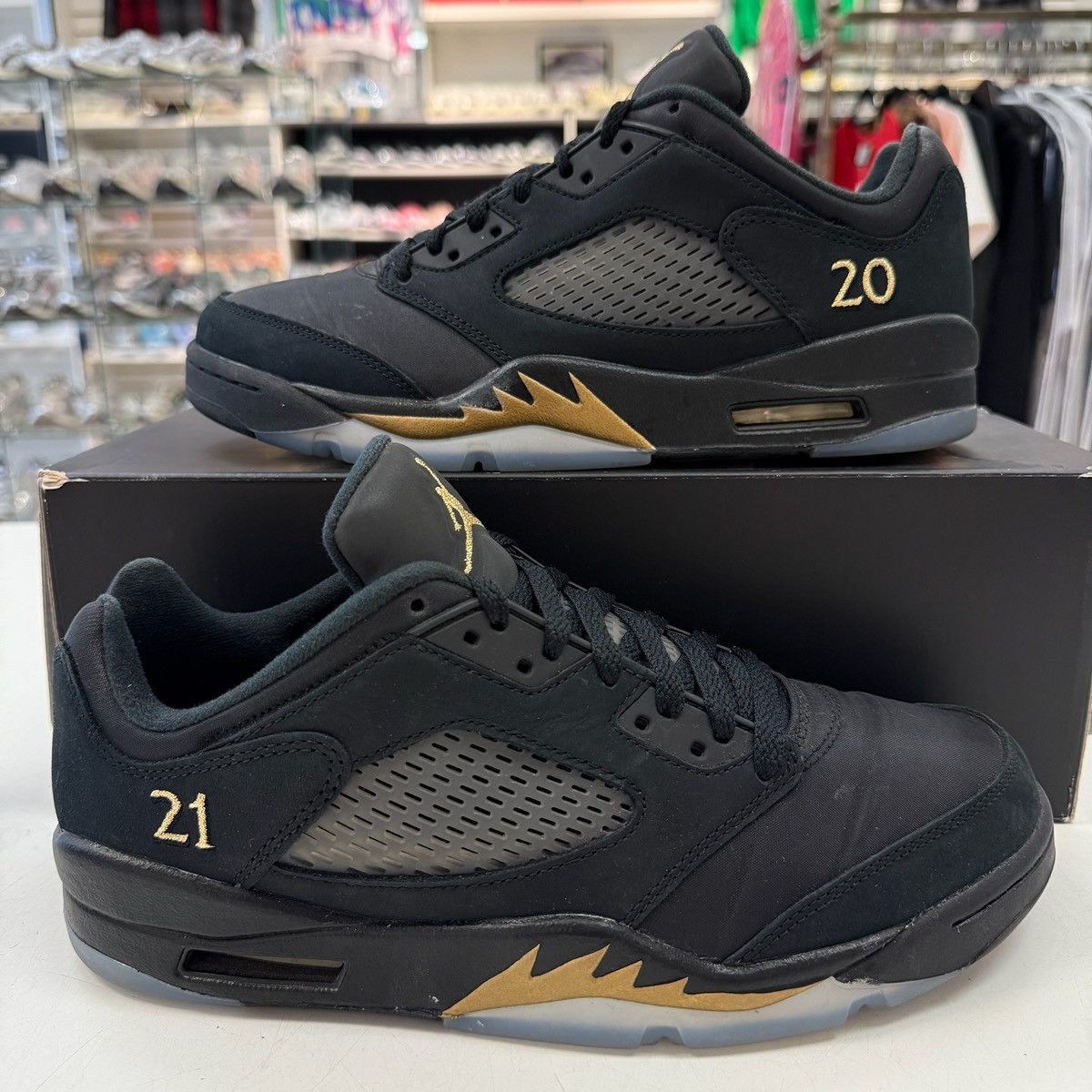 Jordan Brand Size 9.5 - Air Jordan 5 Retro Wings Low Class of 2020-21 Size US 9.5 / EU 42-43 - 1 Thumbnail