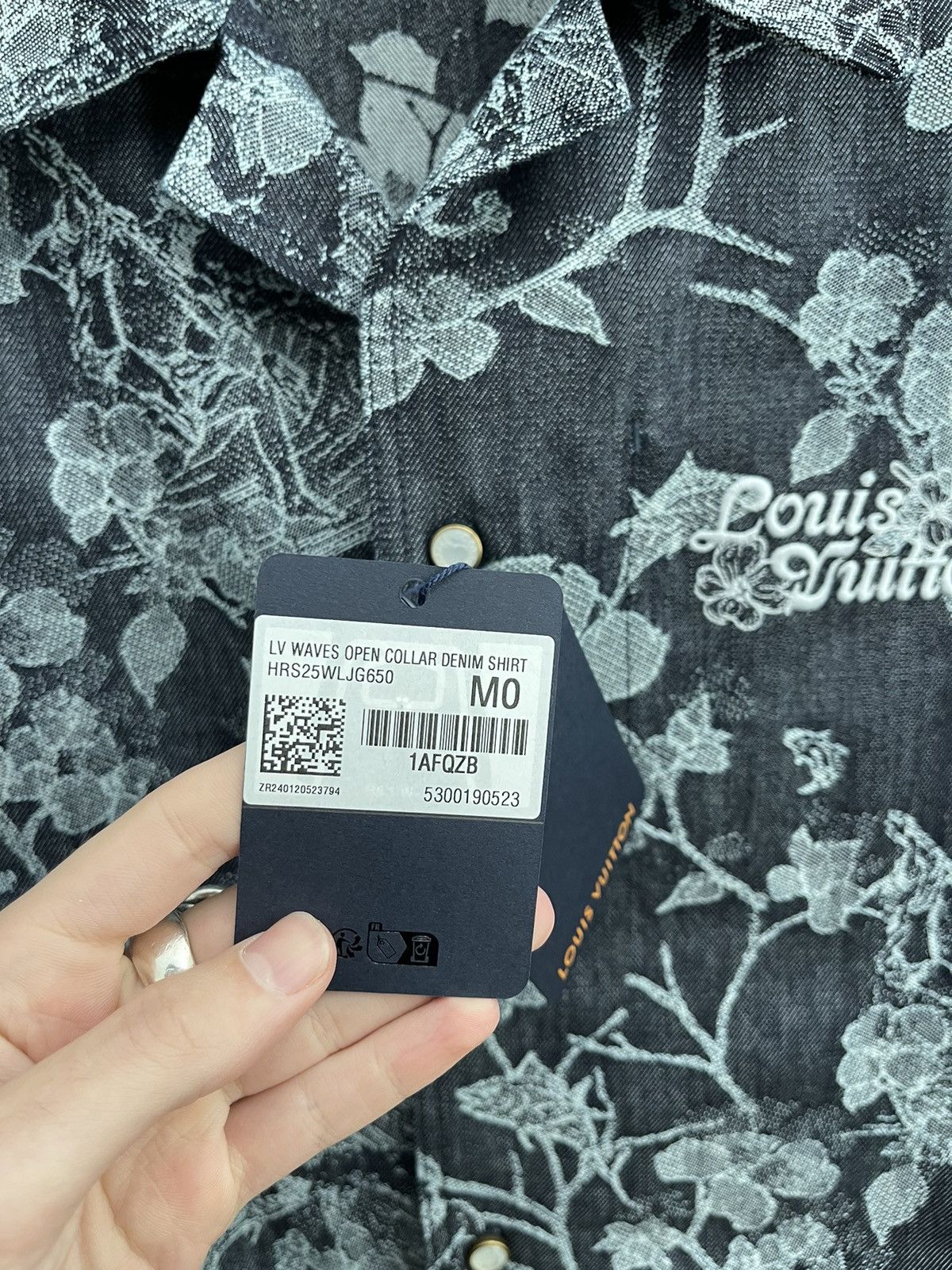 Louis Vuitton Louis Vuitton Denim Shirt Size US M / EU 48-50 / 2 - 5 Thumbnail