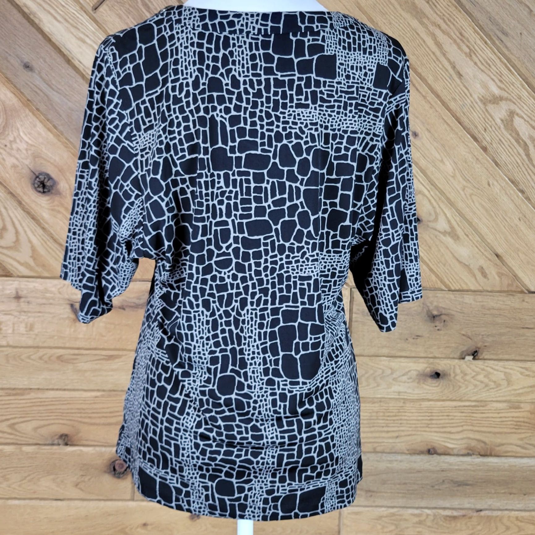 Vintage Dana Buchman Womens Blouse Tunic Shirt Half Sleeve Scoop Neck Black Size S Geometric Pattern Size S / US 4 / IT 40 - 4 Thumbnail