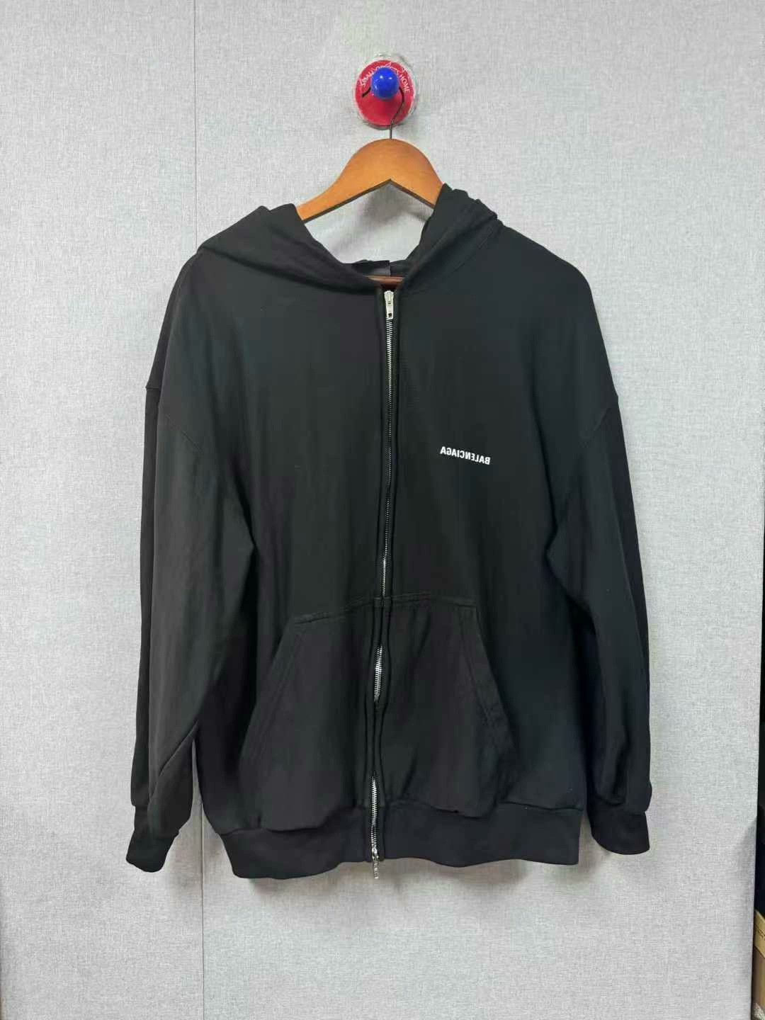 Balenciaga balenciaga logo zip-up jacket in black Size US S / EU 44-46 / 1 - 1 Thumbnail