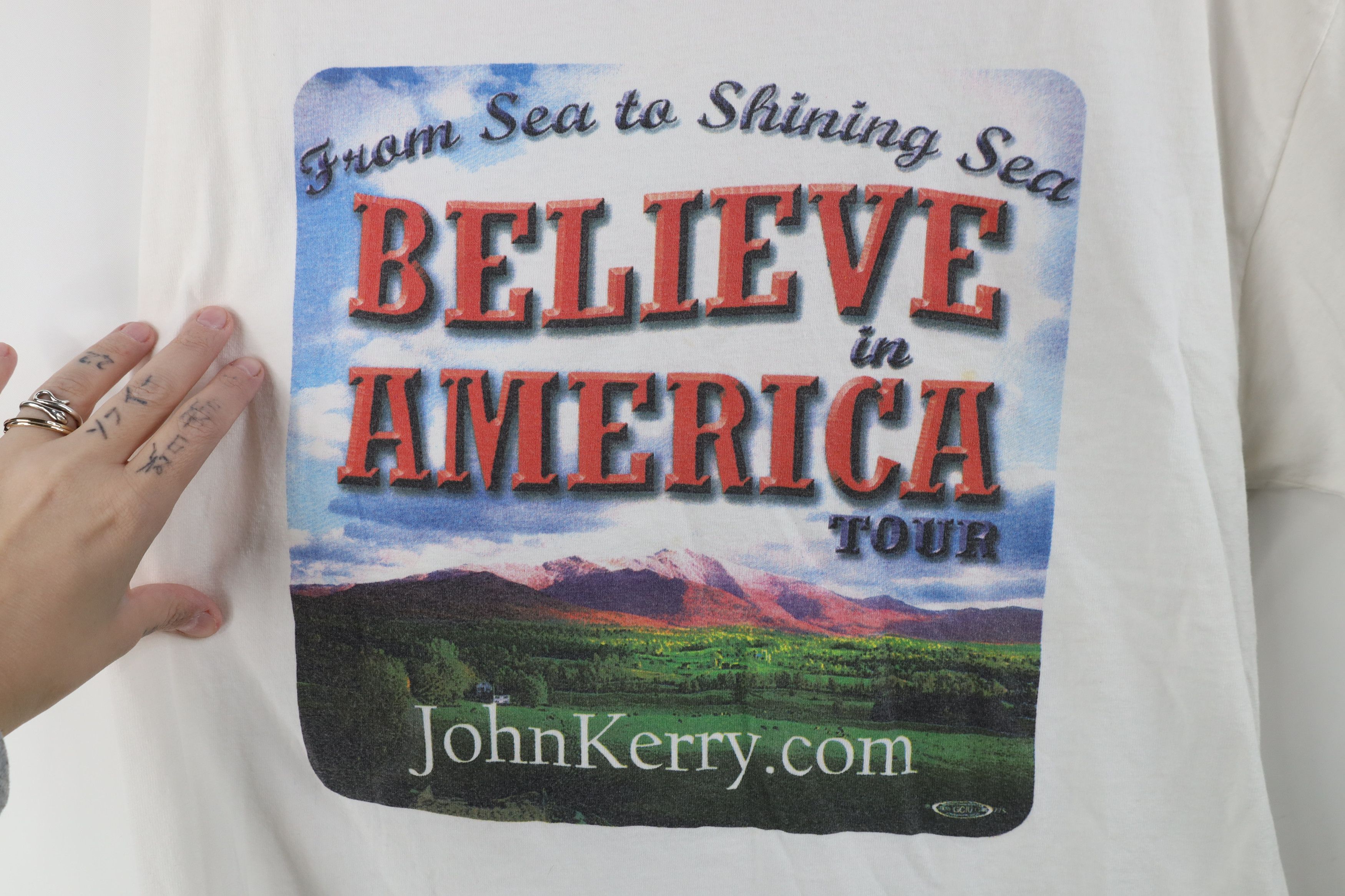 Vintage Vintage Y2K Believe In America President Tour T-Shirt USA Size US L / EU 52-54 / 3 - 4 Thumbnail