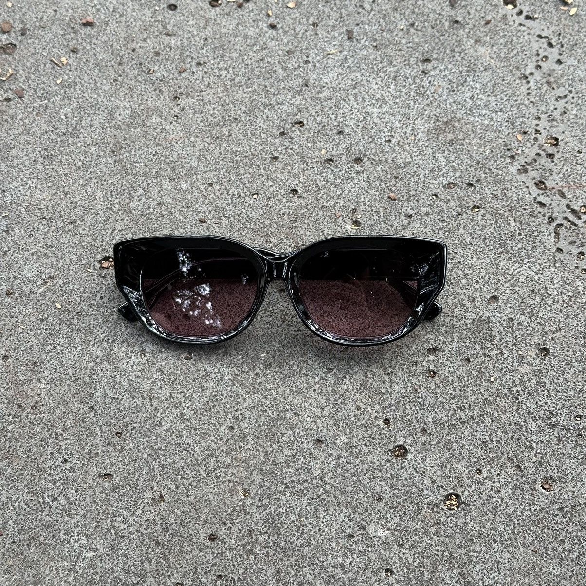 Other SUNGLASSES BRAND NEW CLASSIC RETRO VINTAGE QZ2038-01 Size ONE SIZE - 1 Thumbnail