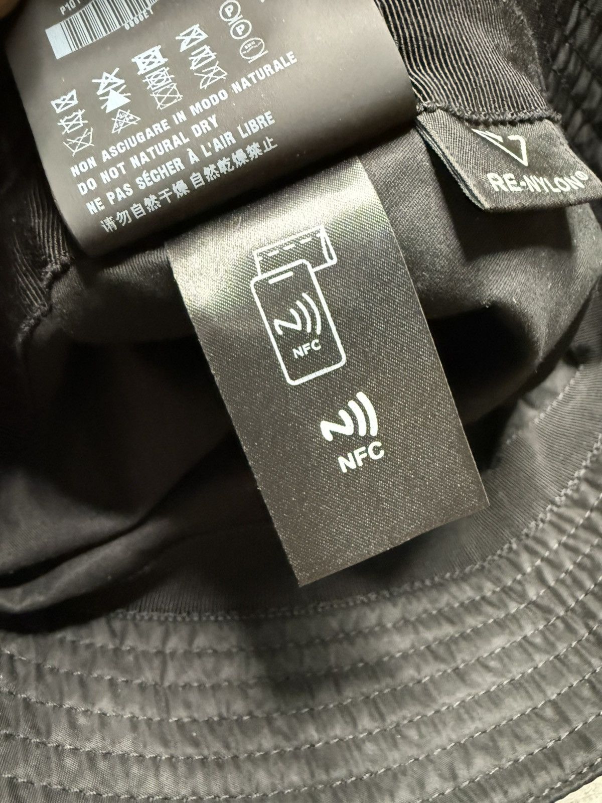 Prada Prada S/S 24 Re-Nylon Logo Plate Bucket Hat Size ONE SIZE - 12 Thumbnail