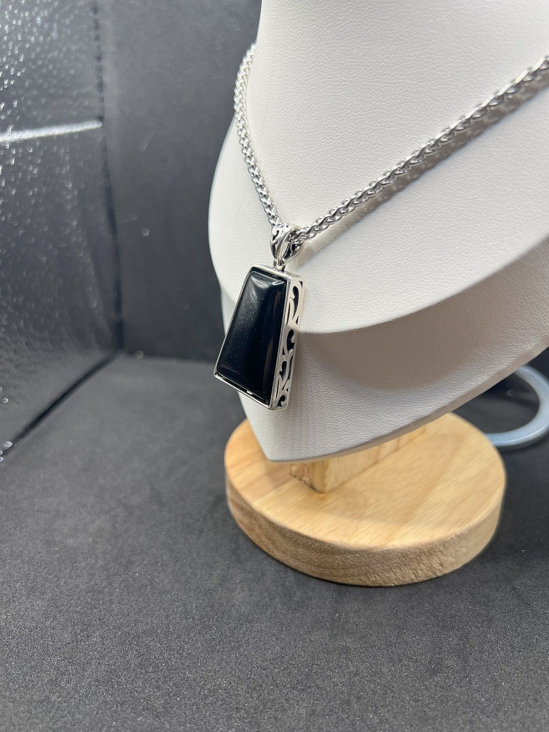 Jewelry Black Agate Crystal Silver Chain Necklace Size ONE SIZE - 2 Thumbnail