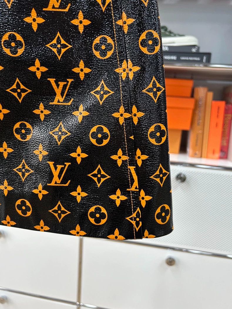 Louis Vuitton Louis Vuitton Bright orange monogram leather skirt 2502-Nex Size 33" - 3 Thumbnail