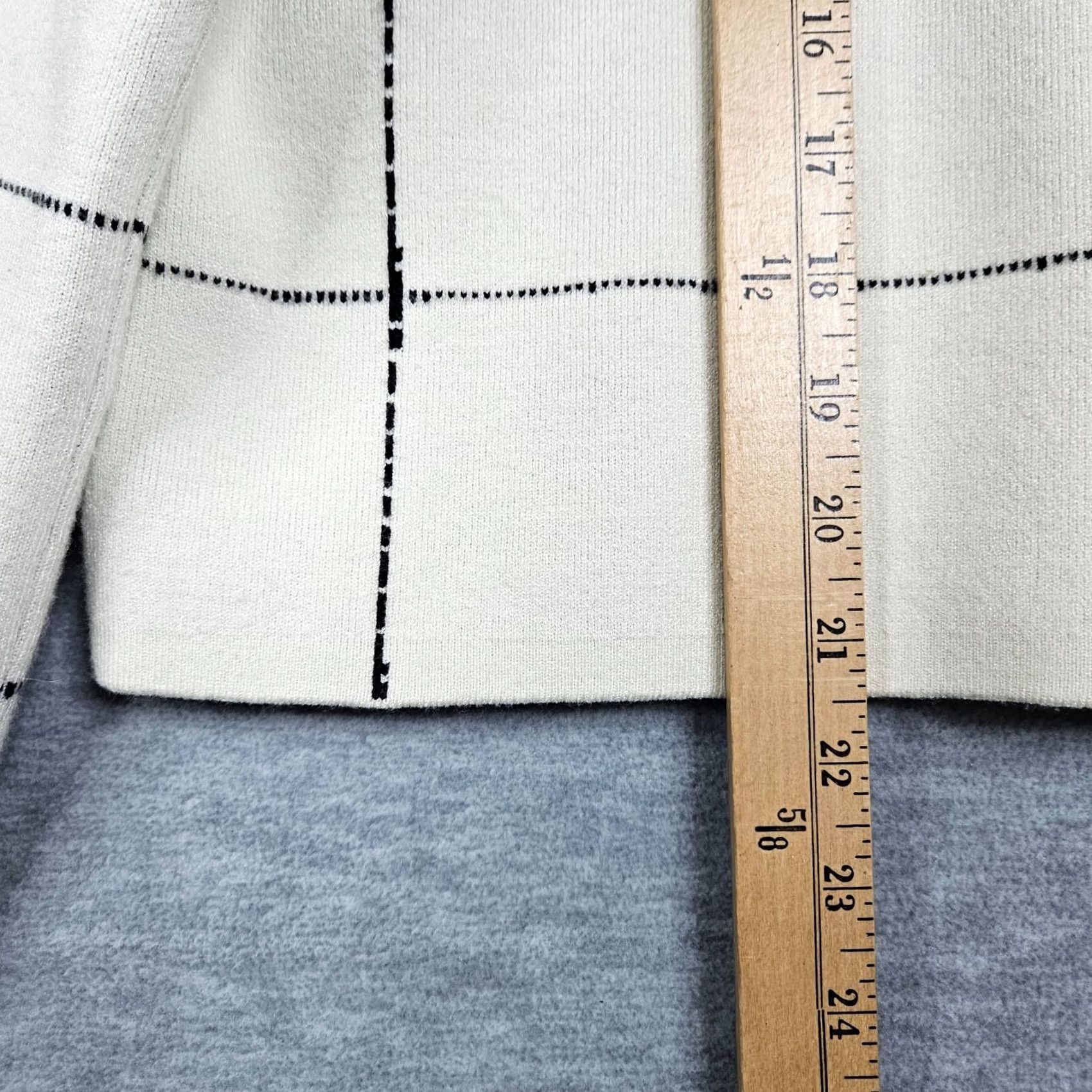 Vintage Bobbles & Lace Cardigan Sweater Women’s Cream & Black Plaid Size S Size S / US 4 / IT 40 - 4 Thumbnail