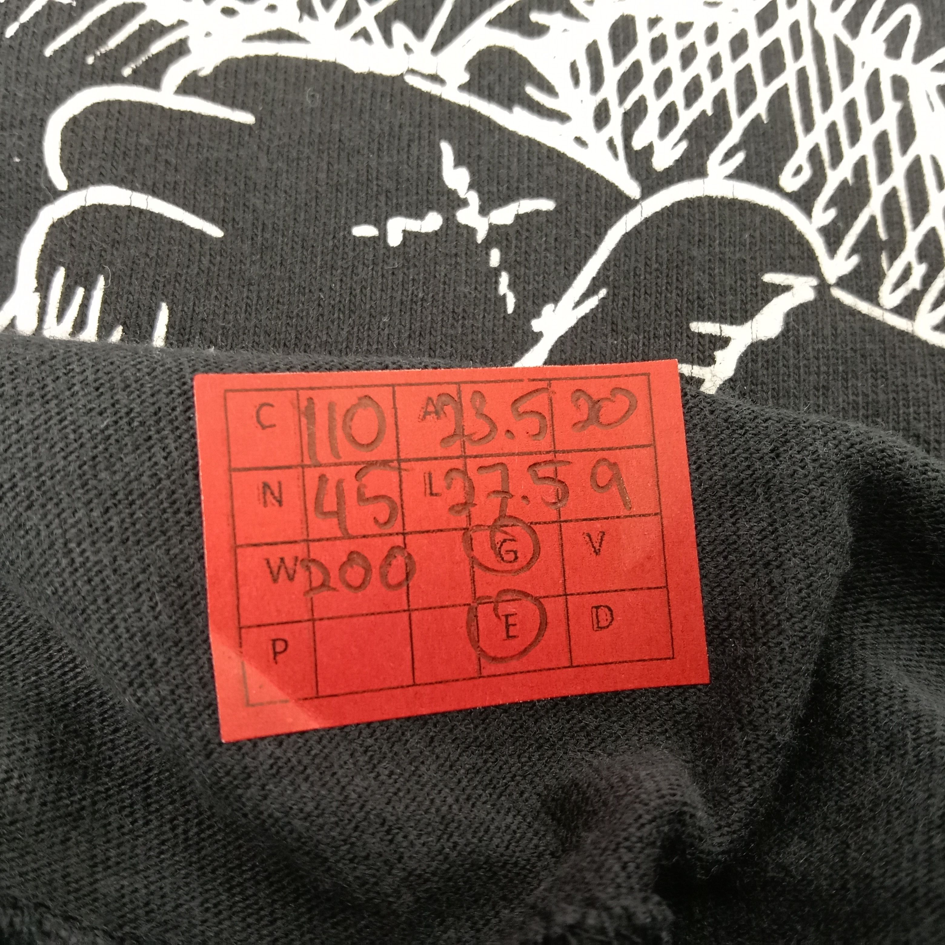 Kaws × Uniqlo Kaws x Japanese Brand Streetwear Big Print Design Tshirt Size US XL / EU 56 / 4 - 11 Thumbnail