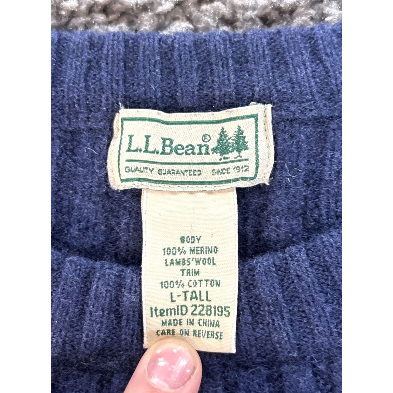 Vintage VINTAGE LL Bean Sweater Pullover Crew Neck Elbow Patch Wool LT Blue Men Big & Tall Size US L / EU 52-54 / 3 - 4 Thumbnail