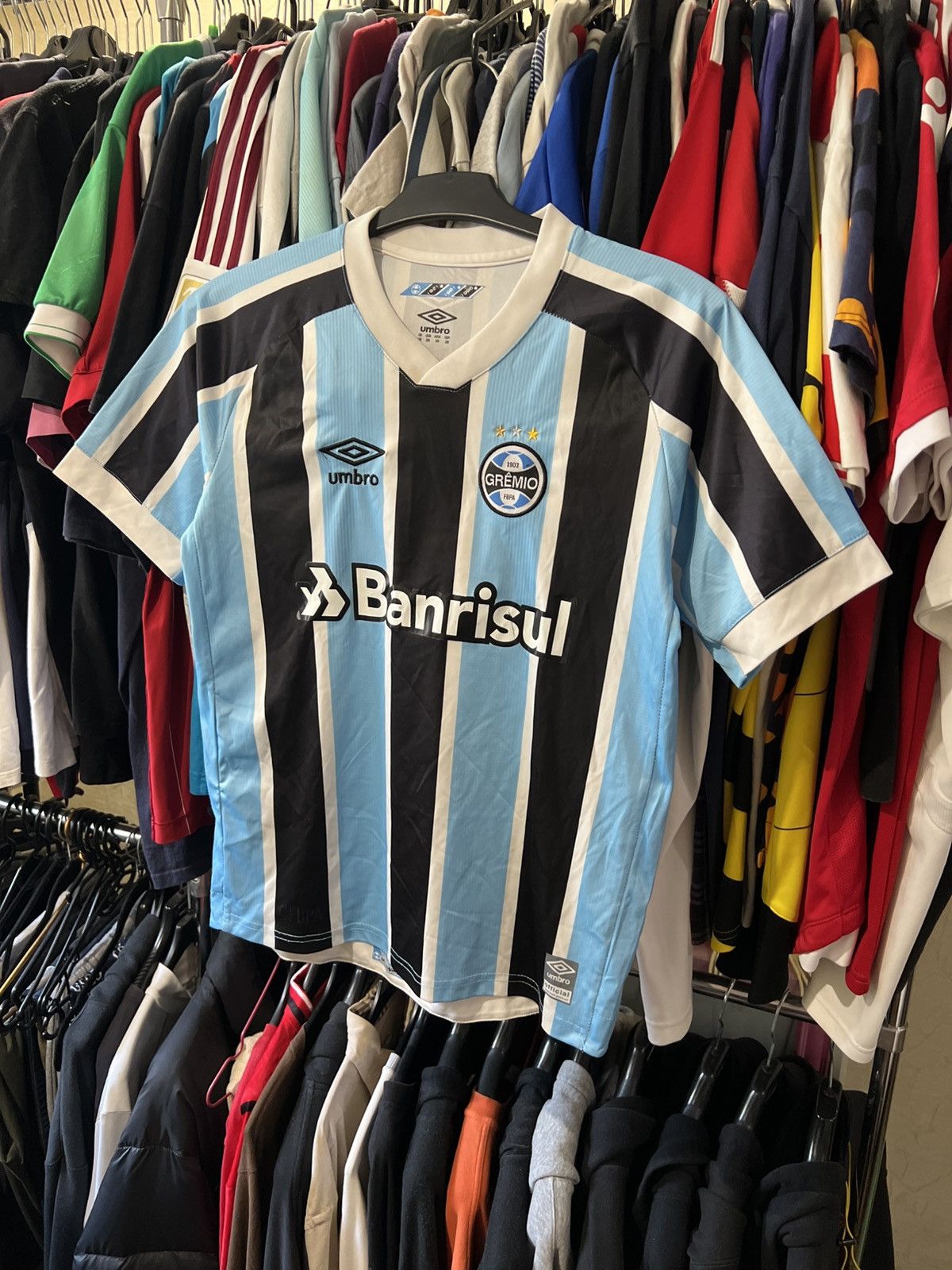 Umbro 2021 BLOKE-CORE UMBRO GREMIO MEMORABILIA HOME FOOTBALL SHIRT Size US S / EU 44-46 / 1 - 1 Thumbnail