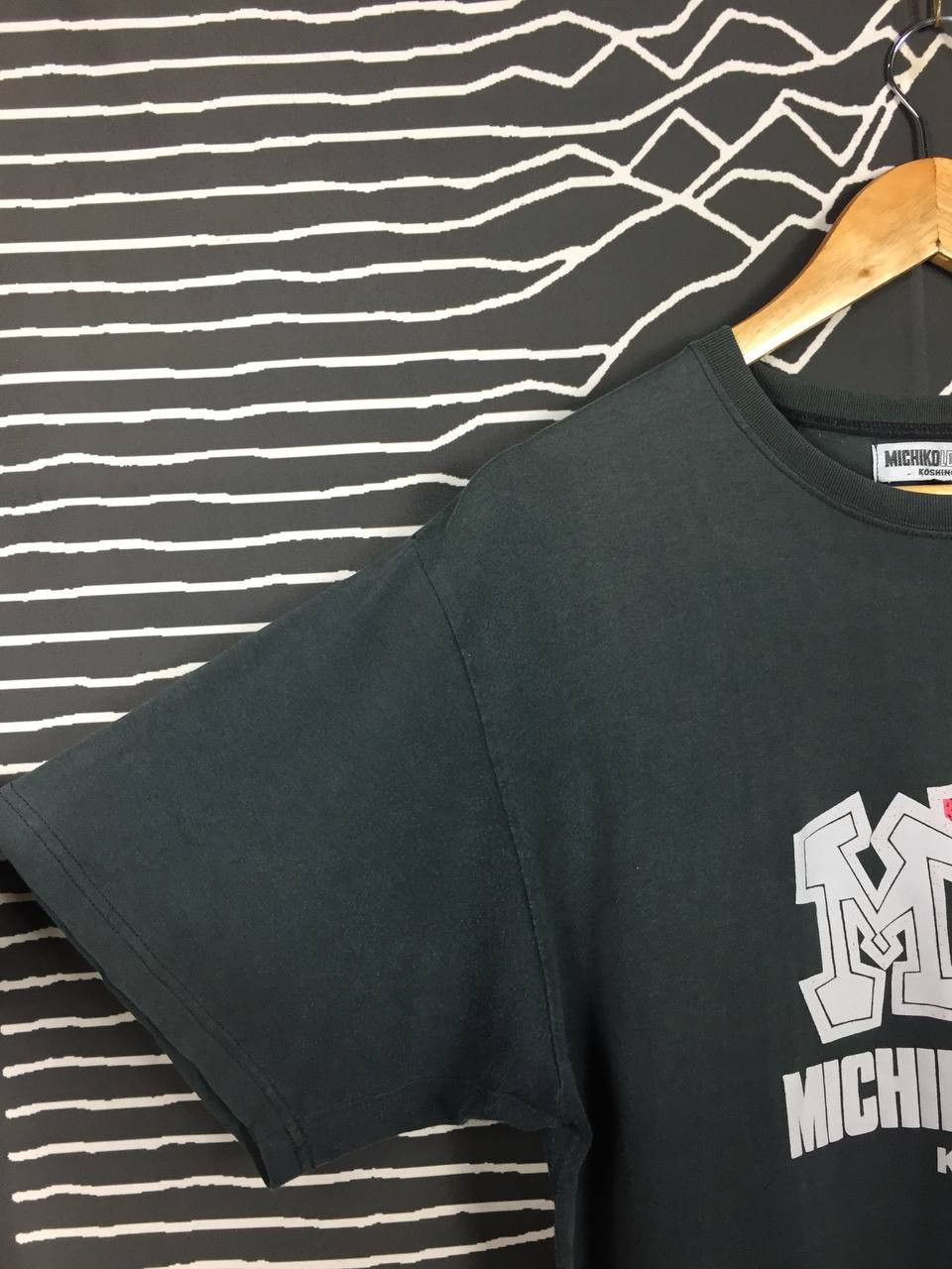 Michiko Koshino London Vtg Michiko London Koshino MKL Center Logo Tee Size US L / EU 52-54 / 3 - 5 Thumbnail