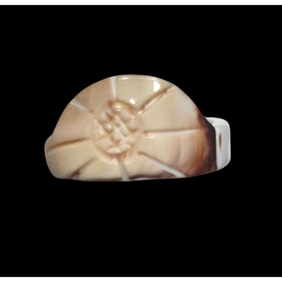 Other Vintage Carved Cream Shell Flower Ring Size 5 3/4 Size ONE SIZE - 1 Thumbnail