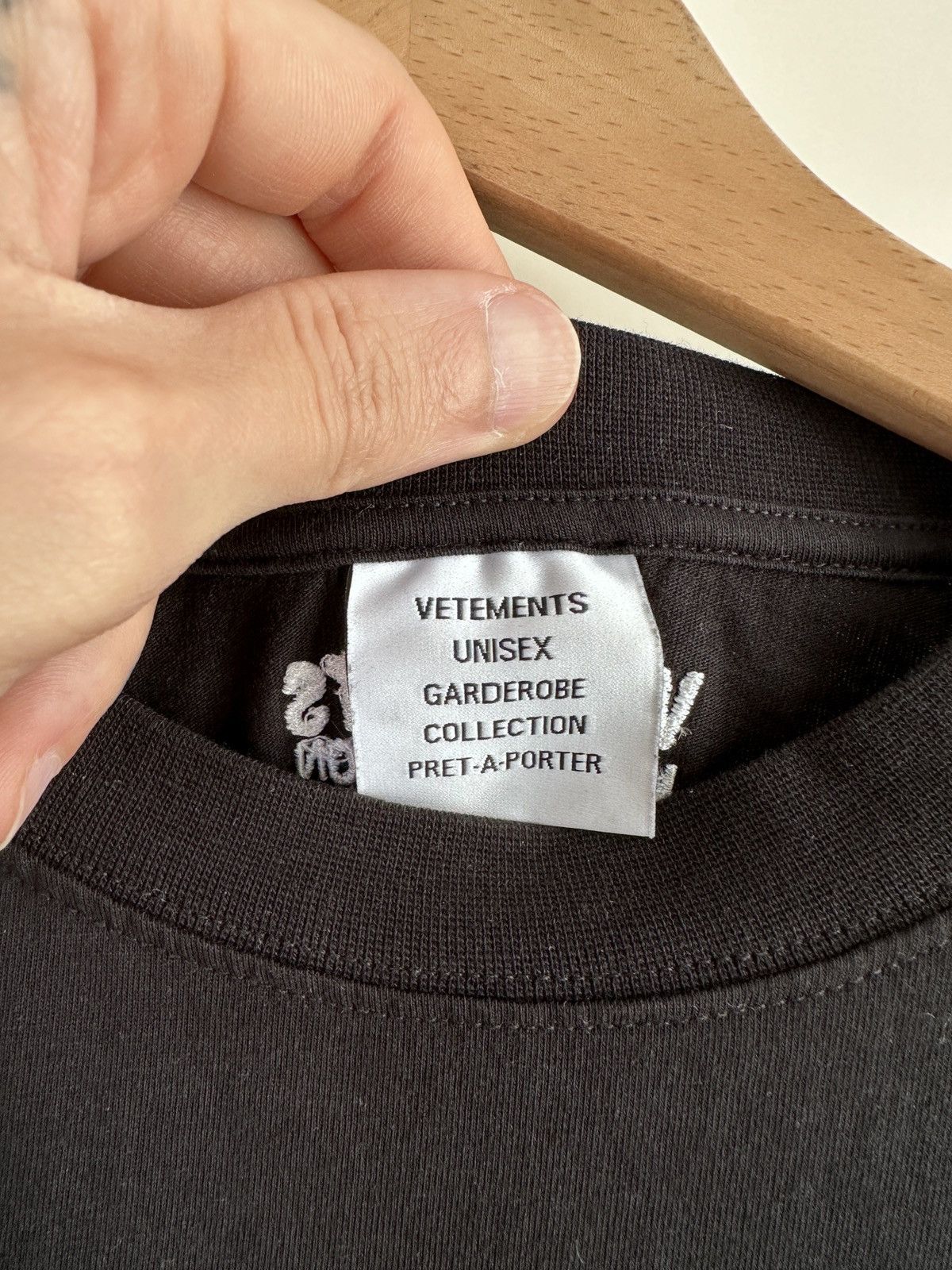 Vetements Vetements Insecurity Tee T-shirt Size US S / EU 44-46 / 1 - 4 Thumbnail