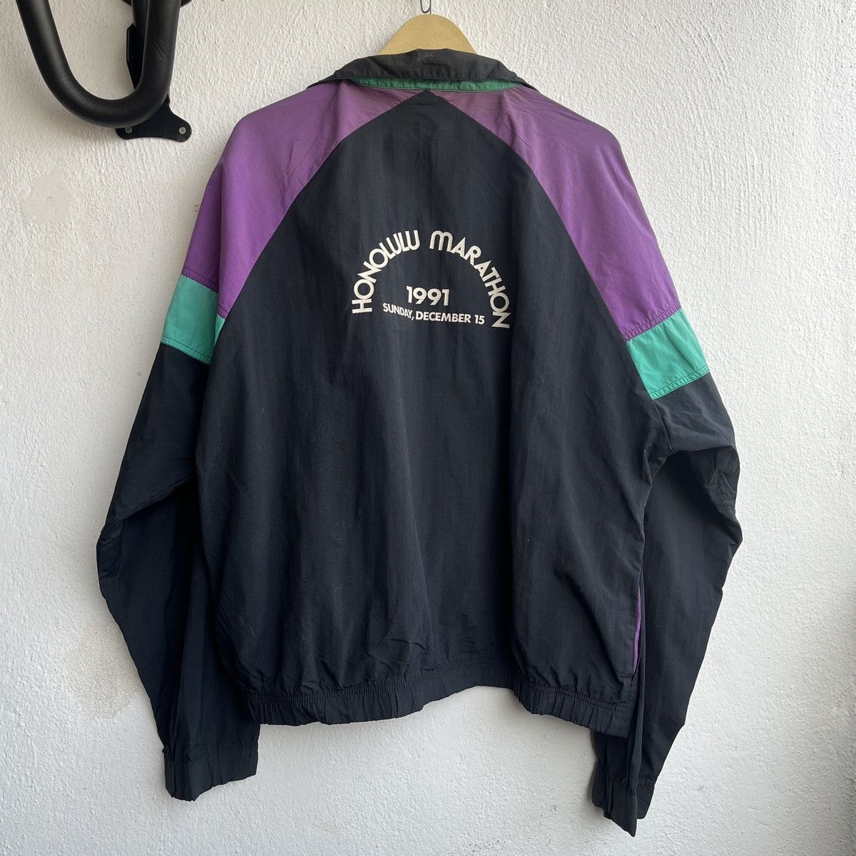 Vintage VINTAGE 1991 HONOLULU MARATHON MAYORS WALK LIGHT JACKET Size US L / EU 52-54 / 3 - 1 Thumbnail