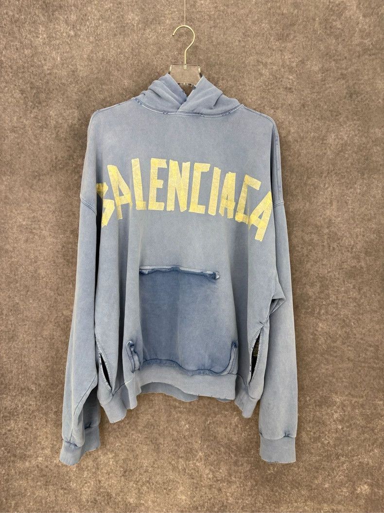 Balenciaga Balenciaga Rubber tape destroys hooded sweater. Size US L / EU 52-54 / 3 - 1 Thumbnail