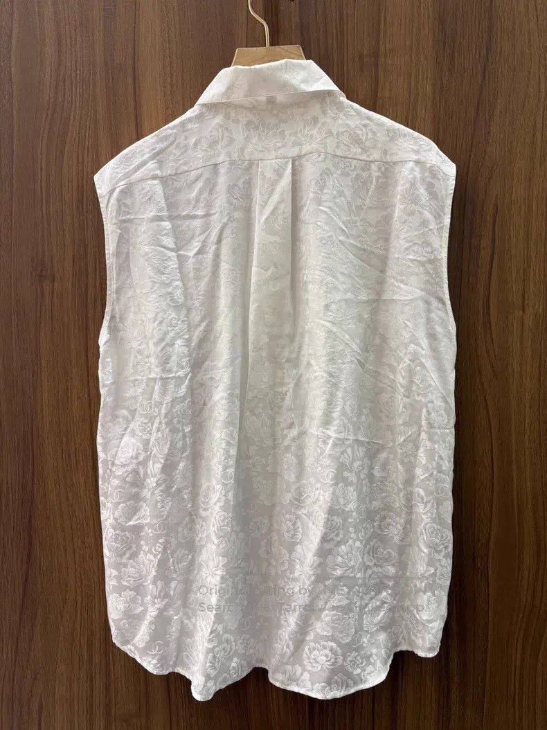 Chanel Chanel Three-dimensional camelia sleeveless shirt Size XS / US 0-2 / IT 36-38 - 2 Thumbnail