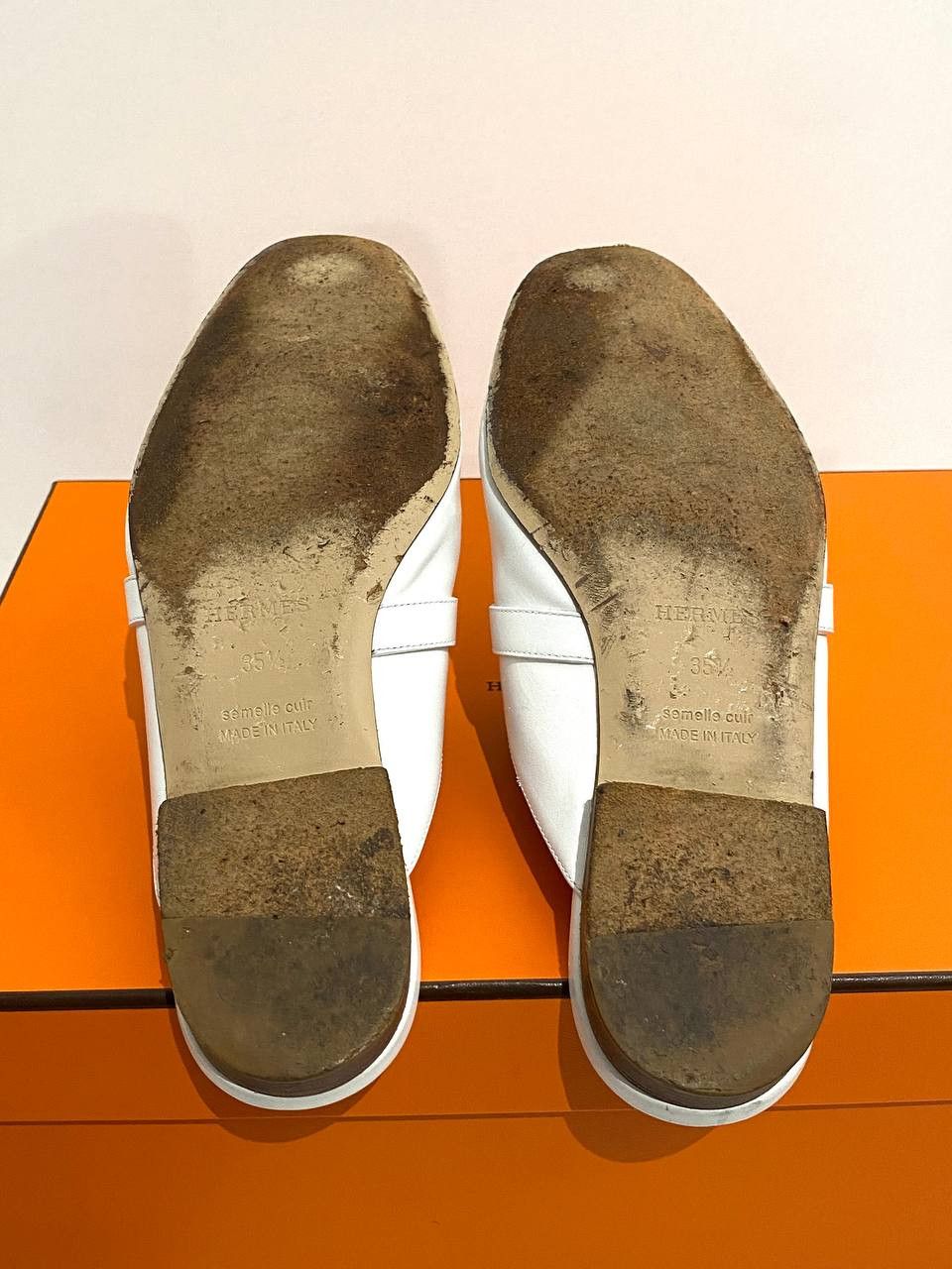 Hermes Hermes Kelly Buckle Logo White Leather Oz Flat Mules Shoes Size US 5 / IT 35 - 19 Thumbnail