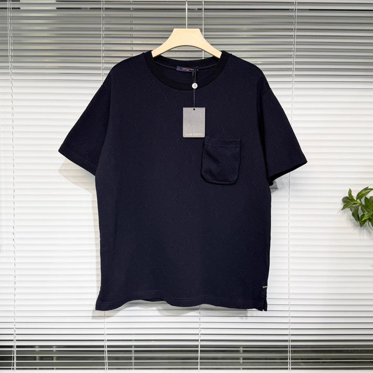 Louis Vuitton LV Navy 3D Pocket Monogram T-shirt XL Size US XL / EU 56 / 4 - 1 Thumbnail
