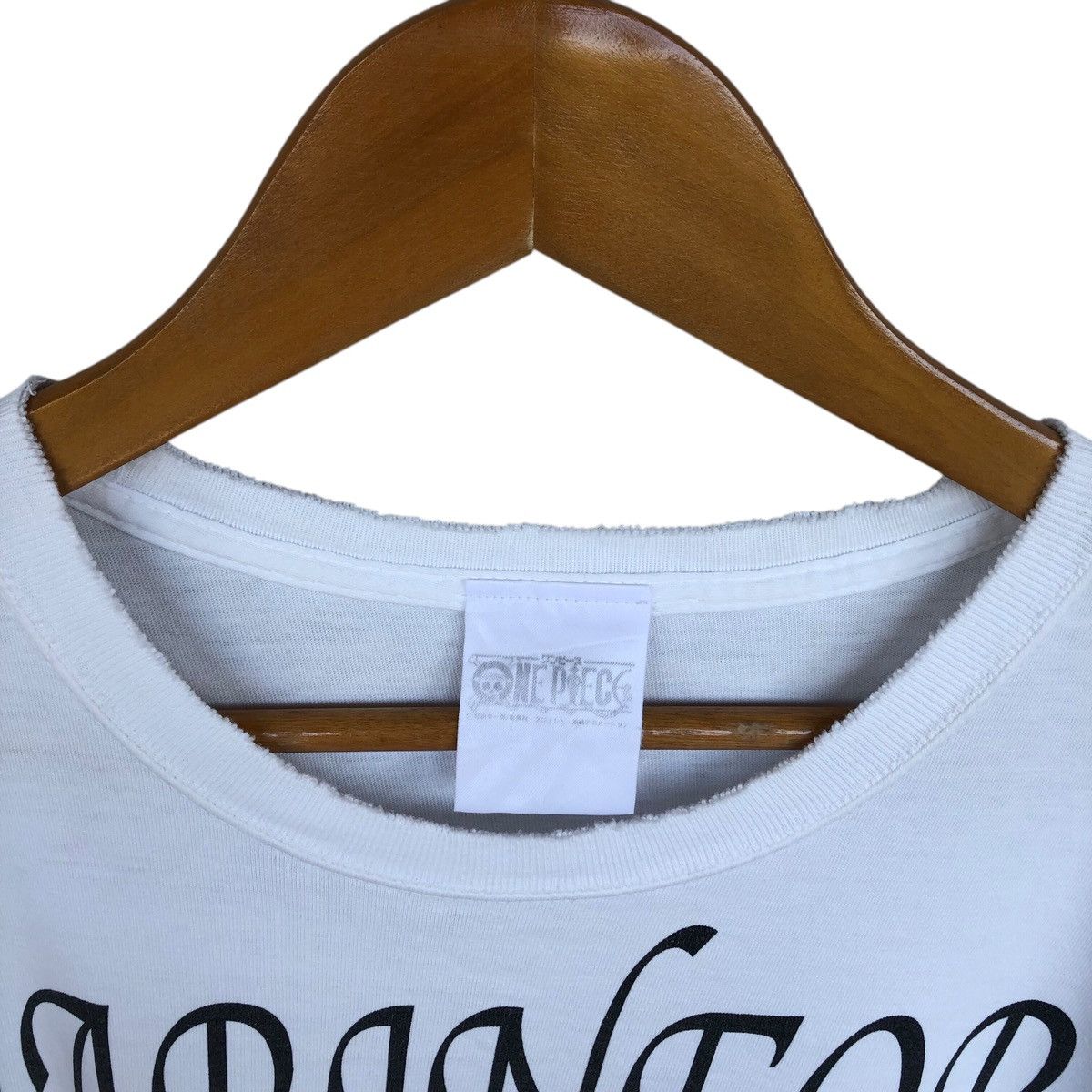 One Piece Distressed ONE PIECE ovp tshirt Size US L / EU 52-54 / 3 - 4 Thumbnail