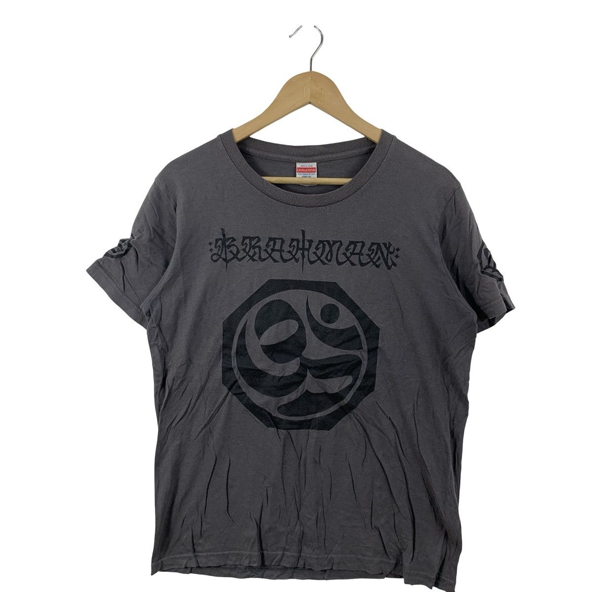 Vintage Vintage Japanese Streetwear Graphic Minimal Logo Tee Size US L / EU 52-54 / 3 - 5 Thumbnail