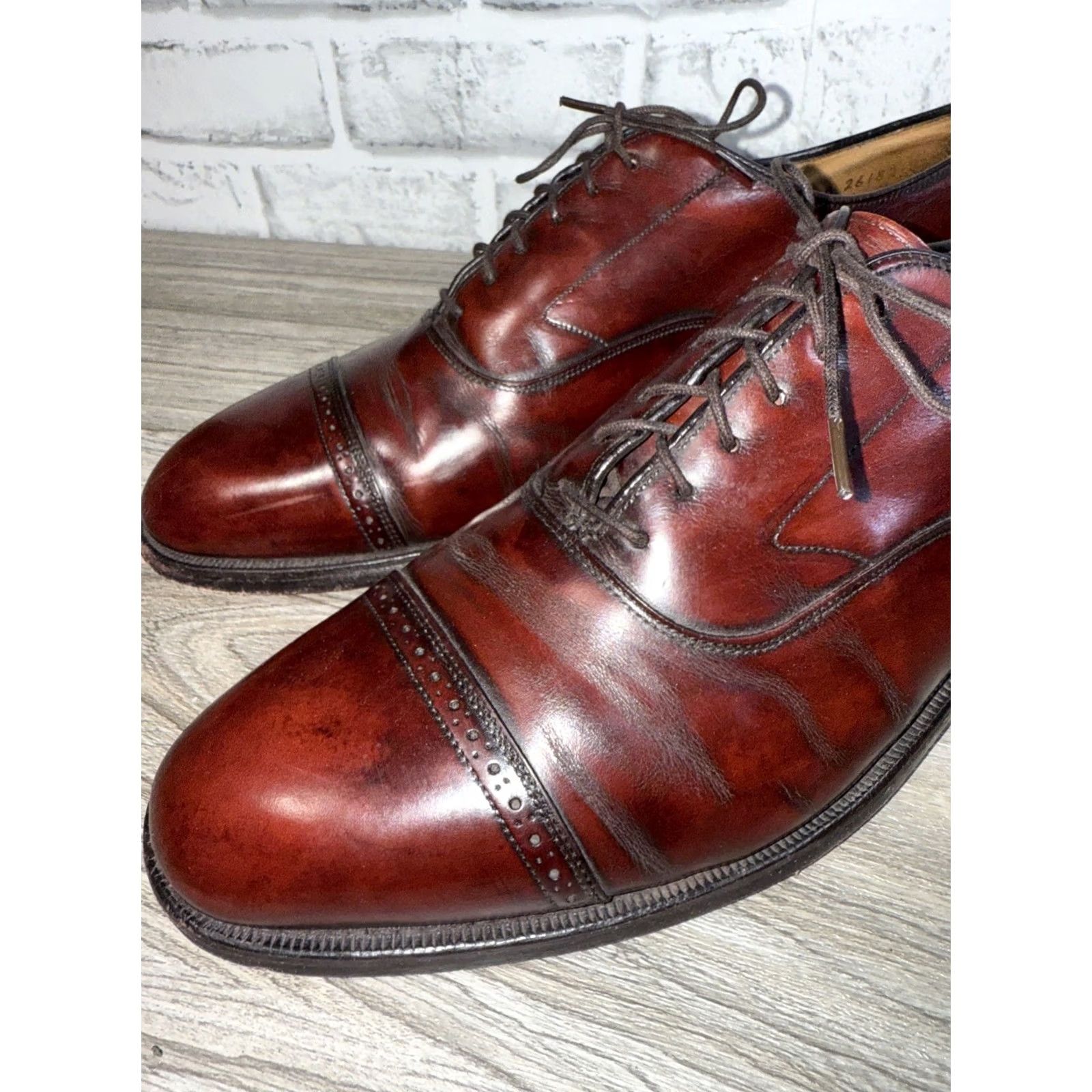 Johnston & Murphy Johnston & Murphy Dress Shoes Burgundy Brogue Cap Toe Up Oxfords Mens 10.5 EUC Size ONE SIZE - 2 Thumbnail