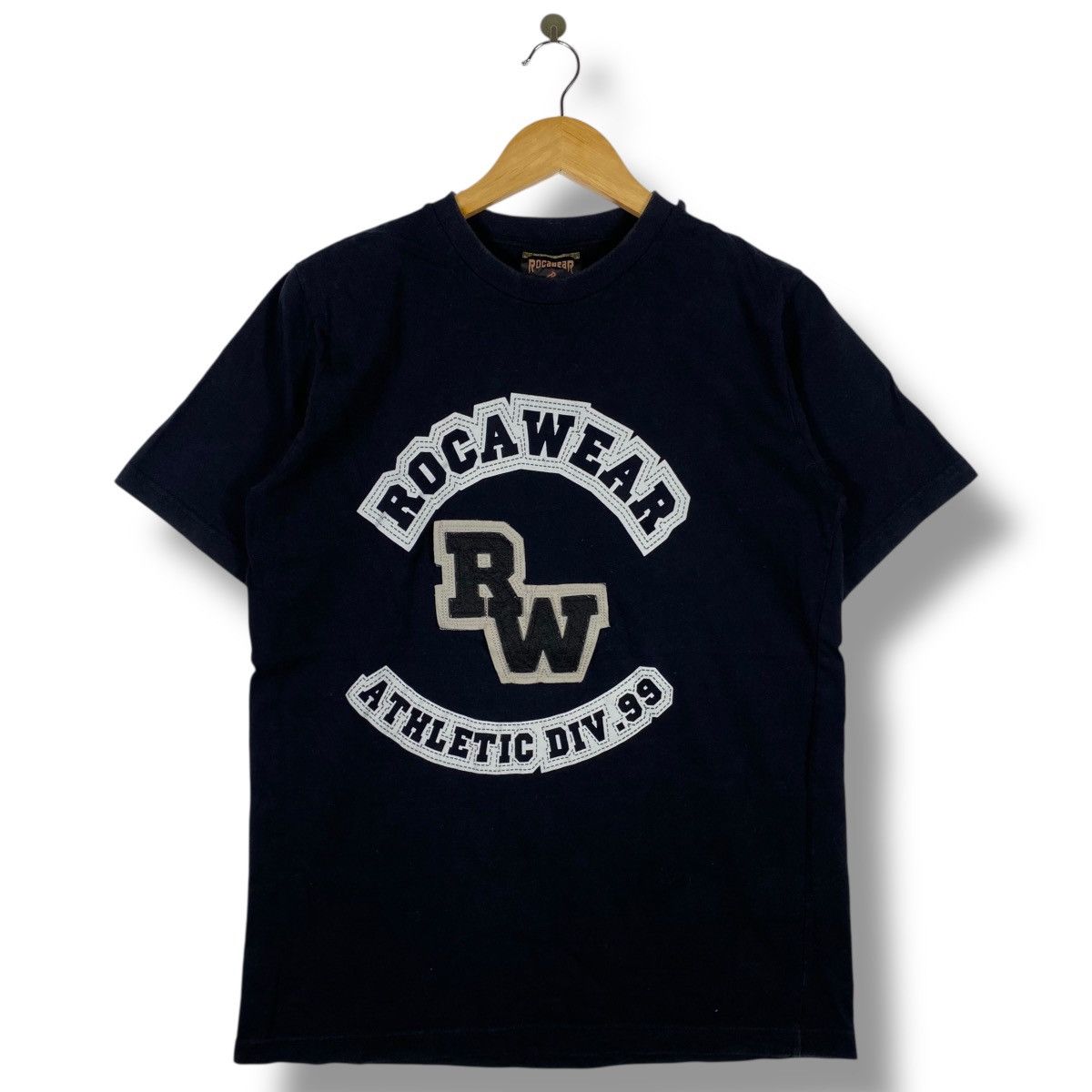 Rocawear Vintage 90's ROCAWEAR Athletic Div '99 Embroidery Tee Shirt Size US L / EU 52-54 / 3 - 1 Thumbnail