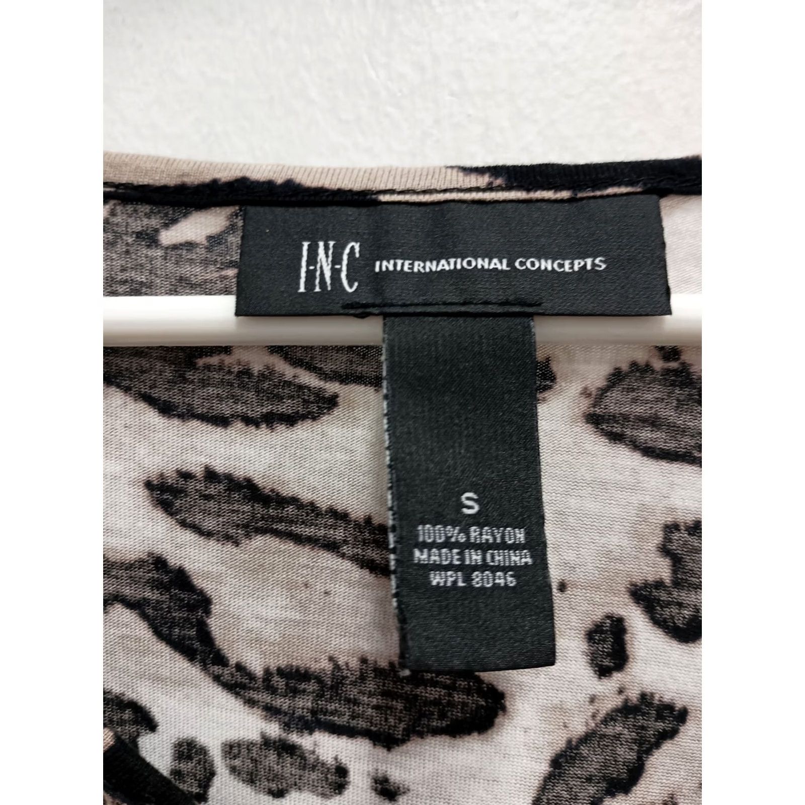 Vintage INC International Concepts Top Womens Small Animal Print Cold Shoulder Beaded Size S / US 4 / IT 40 - 5 Thumbnail